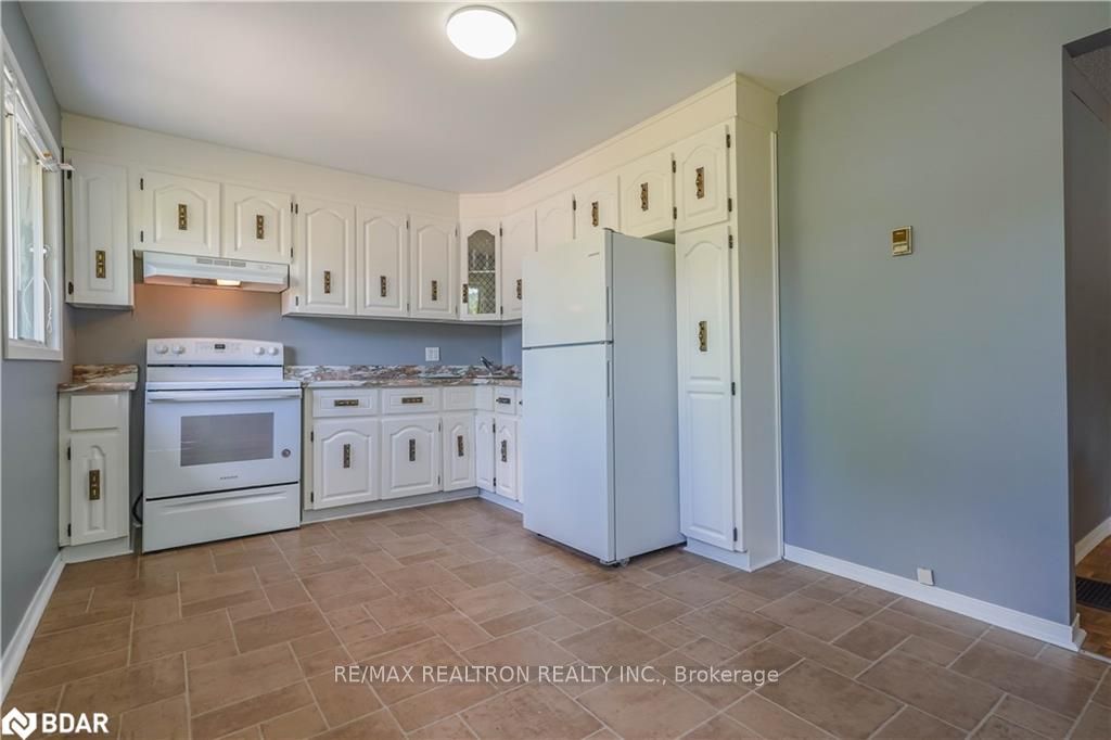 1456 Mosley Street Property Photo 3