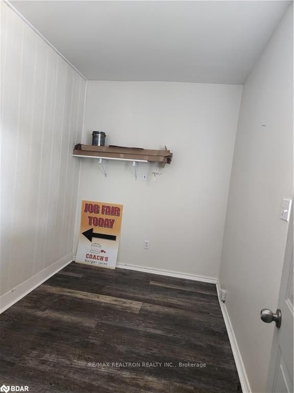 1456 Mosley Street Property Photo 4
