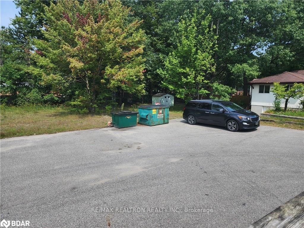 1456 Mosley Street Property Photo 5