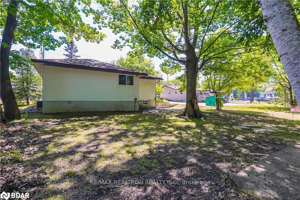 1456 Mosley Street Property Photo 7