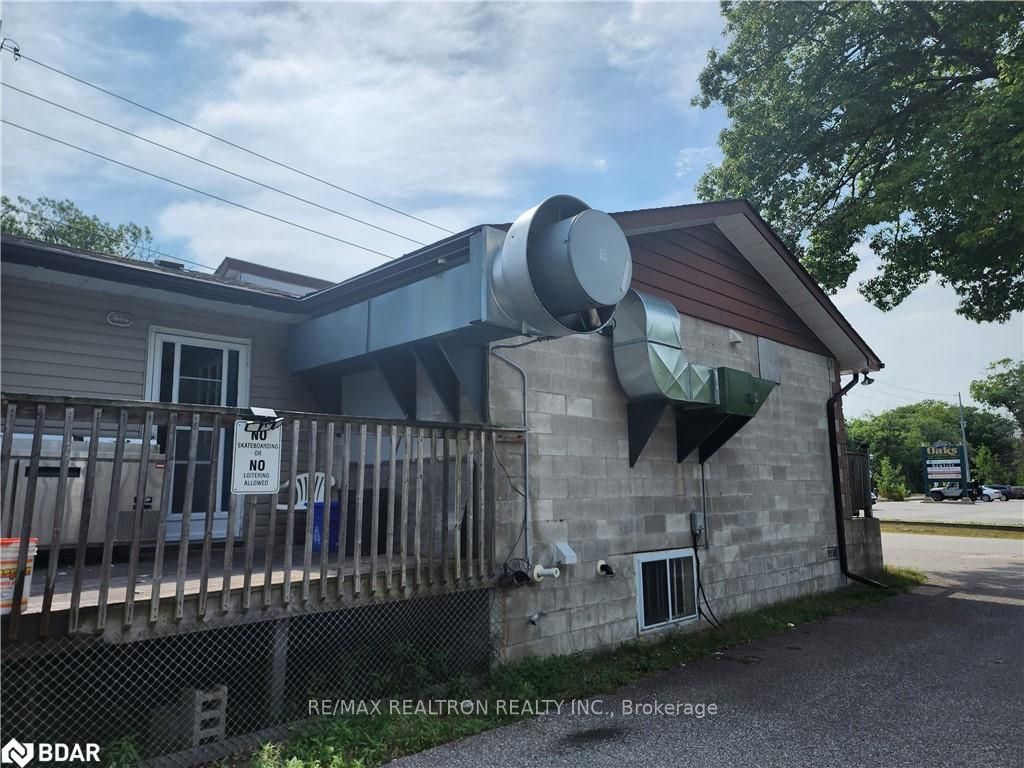 1456 Mosley Street Property Photo 10