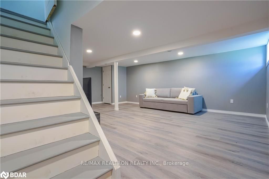 1456 Mosley Street Property Photo 15