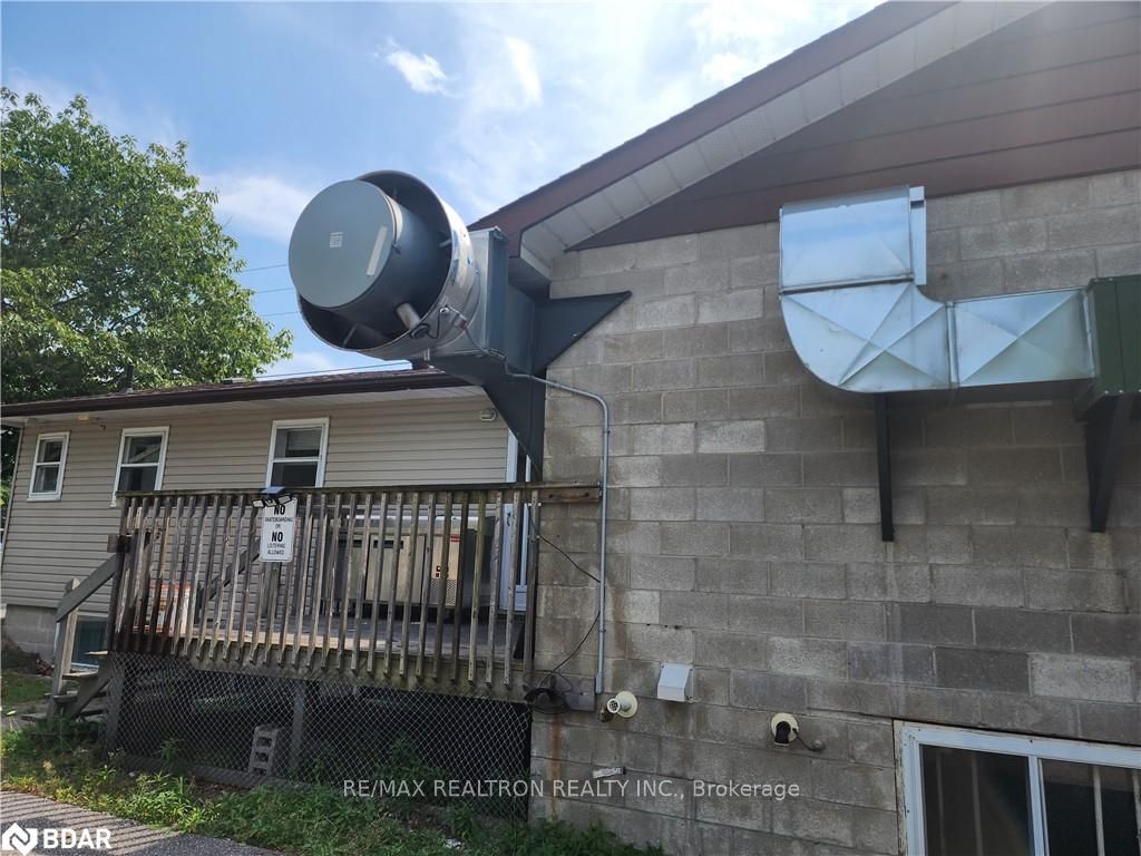 1456 Mosley Street Property Photo 21