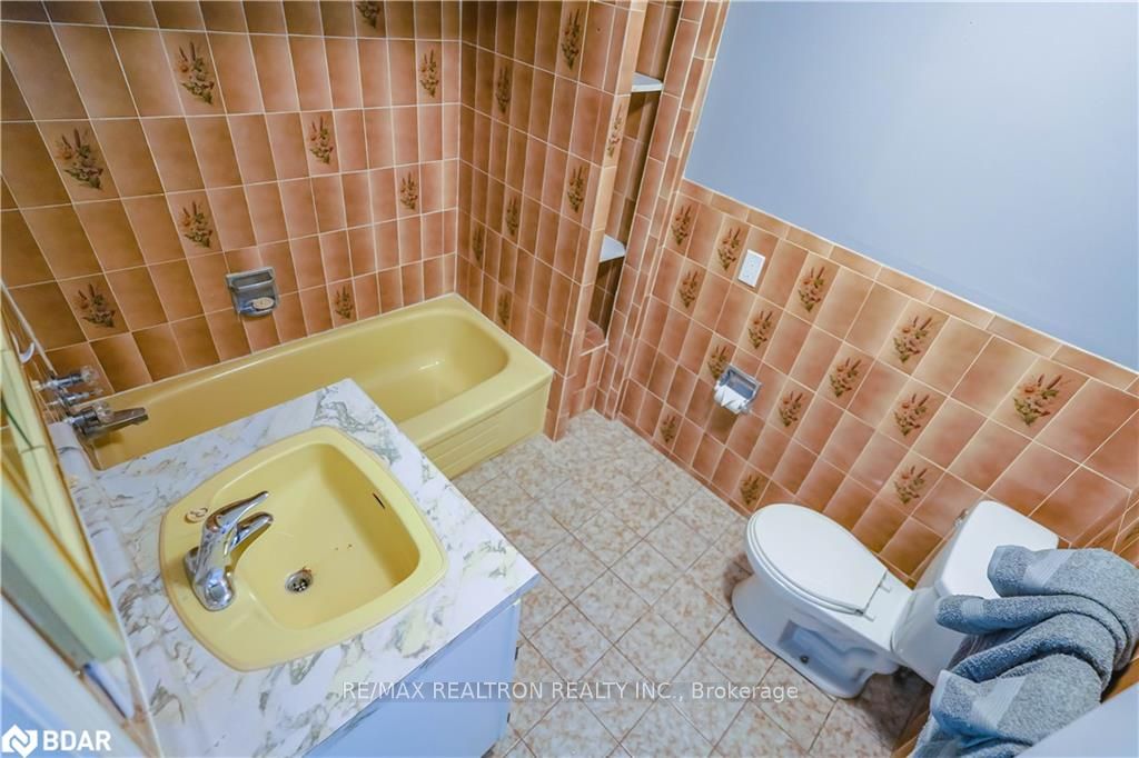 1456 Mosley Street Property Photo 27