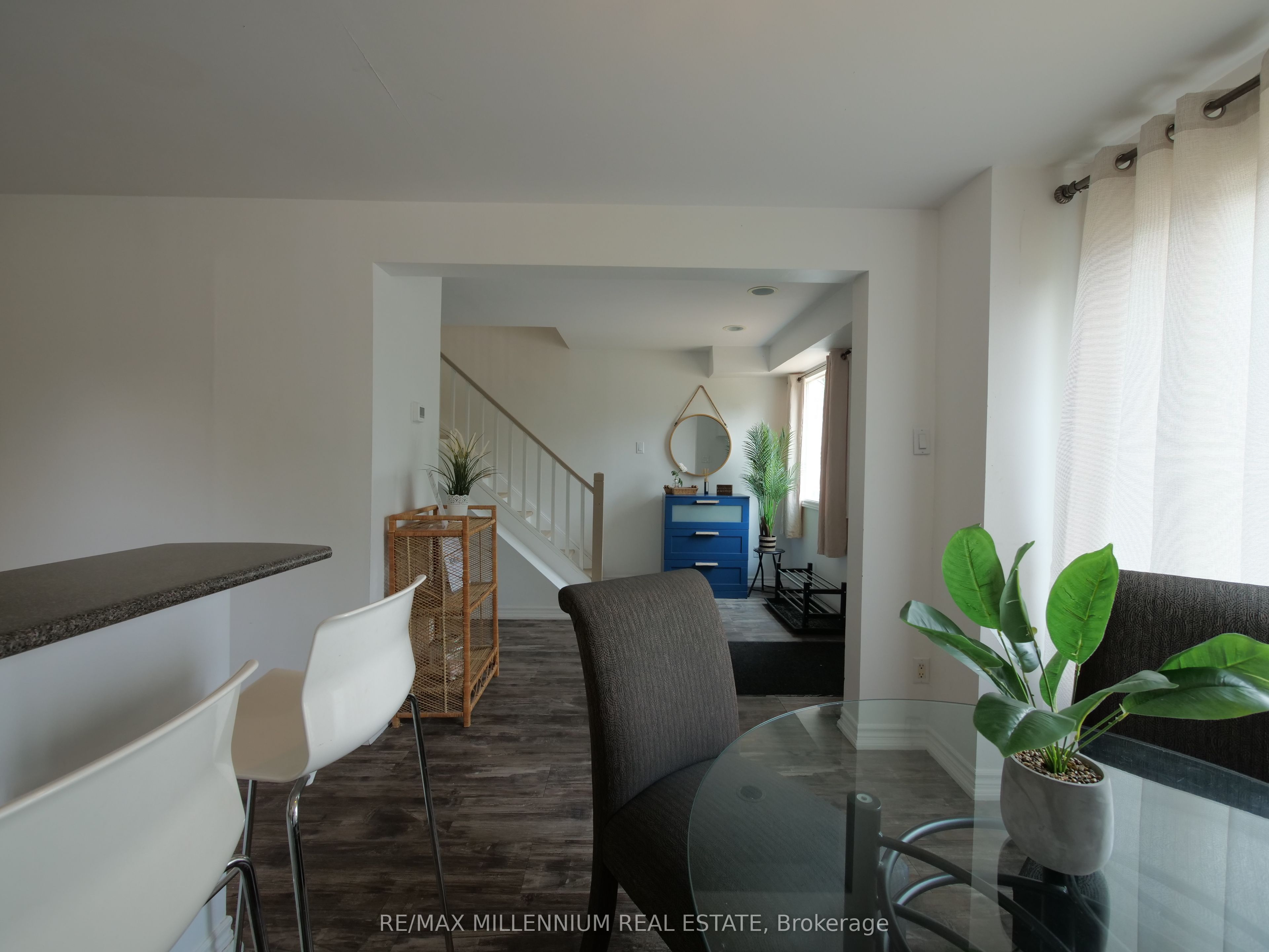 512 Mosley Street Property Photo 3
