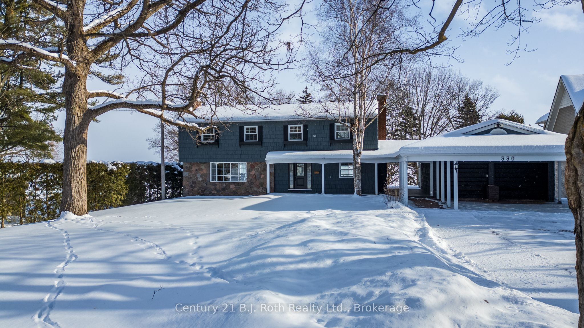 330 Bay Street Property Photo 1