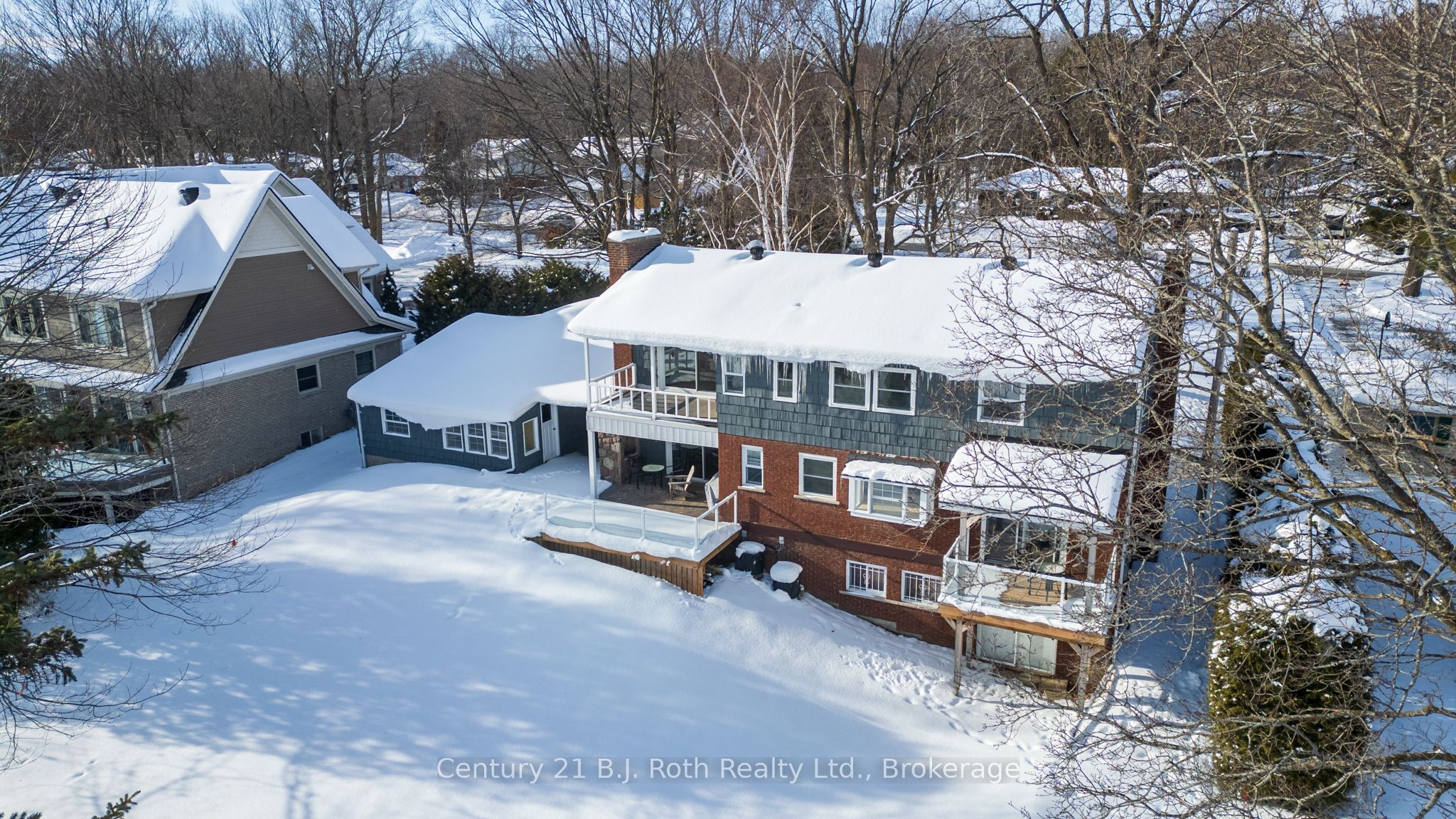 330 Bay Street Property Photo 2