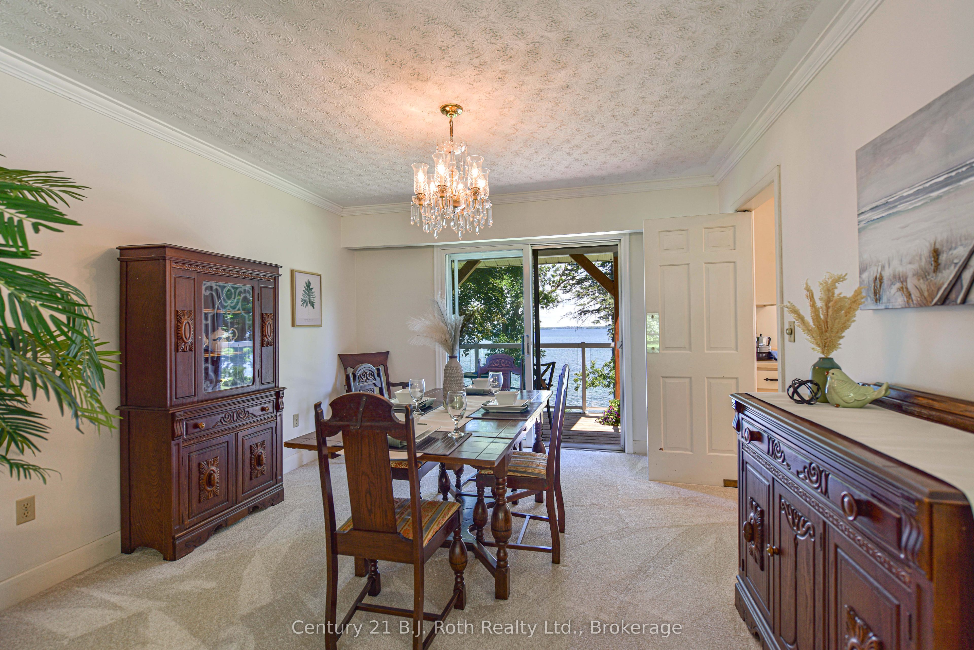 330 Bay Street Property Photo 9
