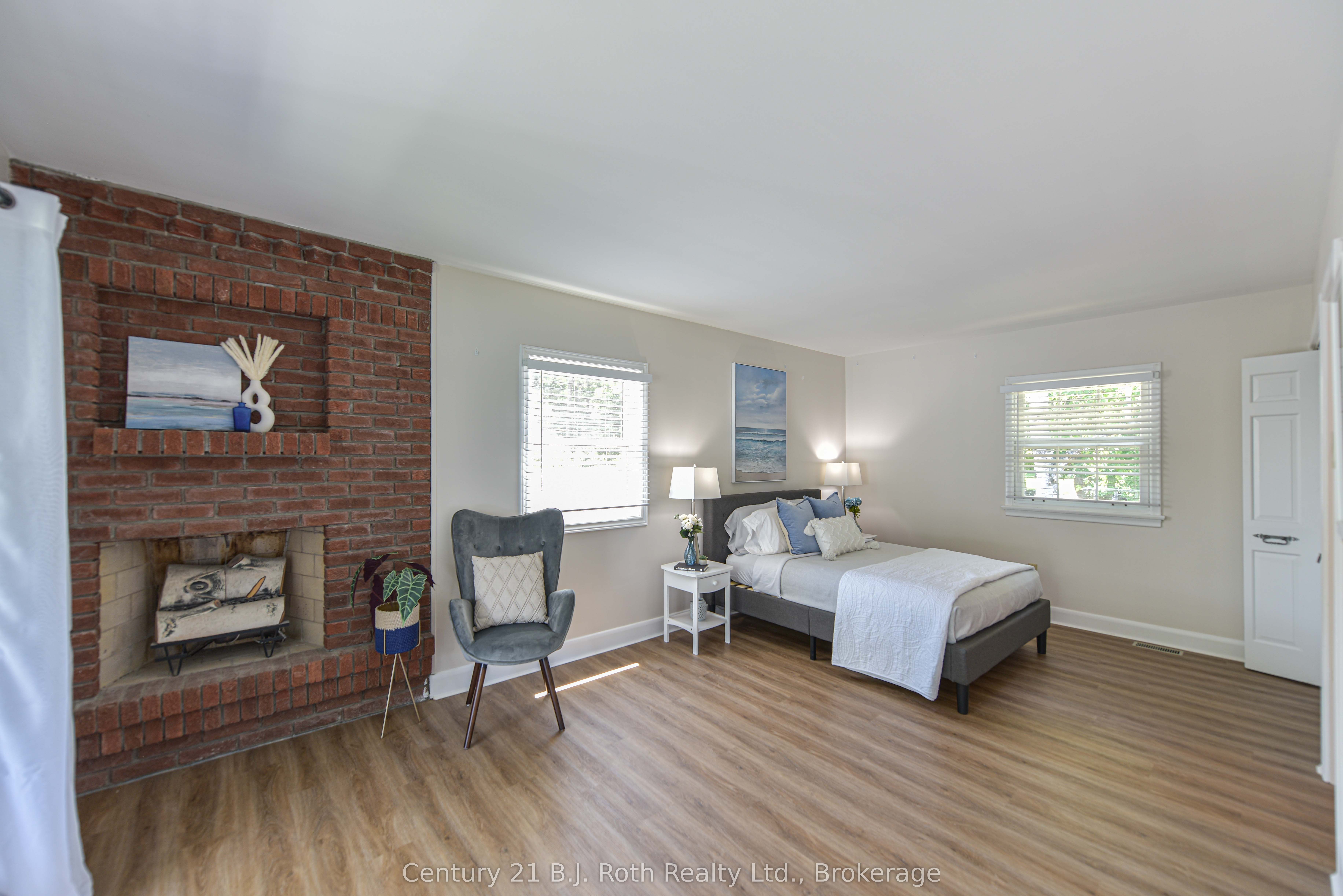 330 Bay Street Property Photo 18