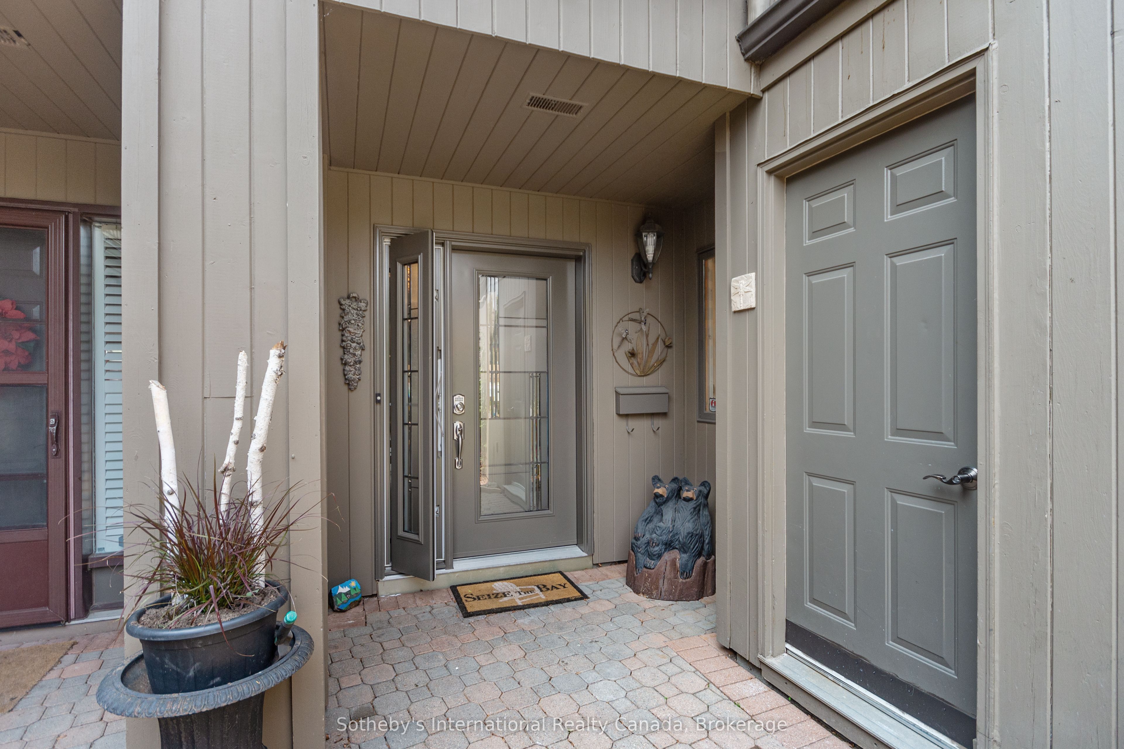 8 Beck Boulevard 10 Property Photo 4