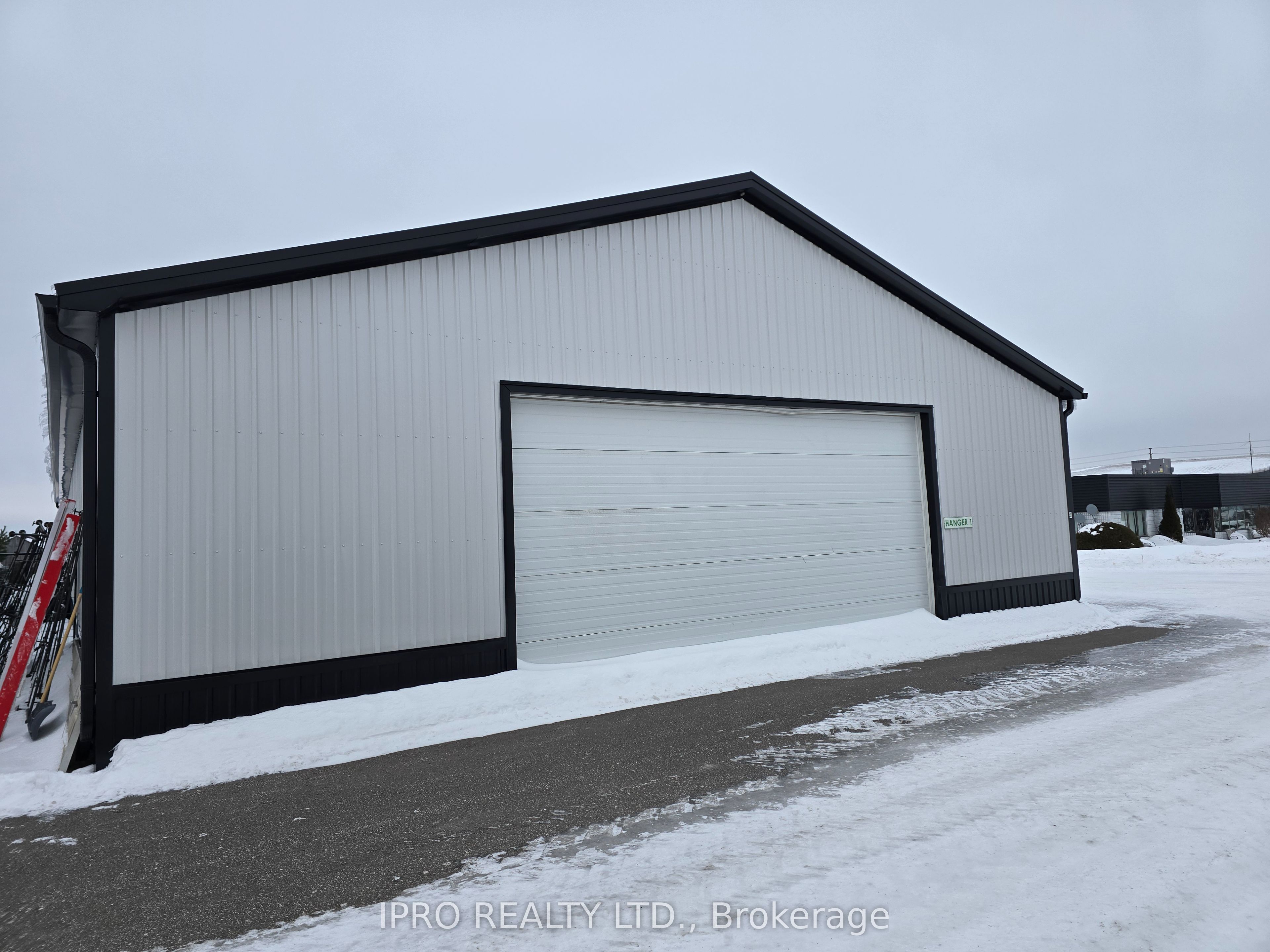 S11939590 Property Photo 1