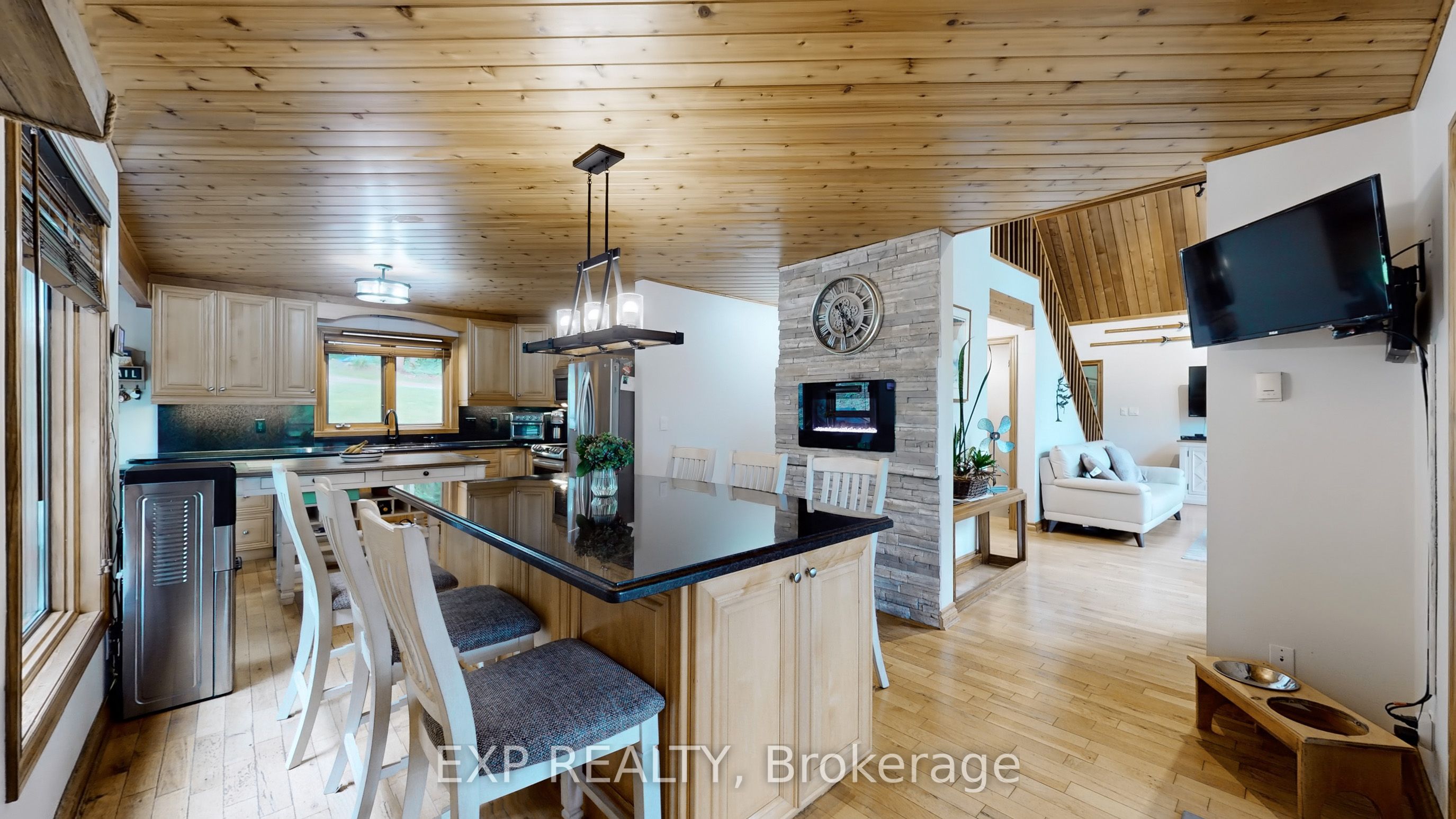 3413 Flat Rapids Lane Property Photo 7