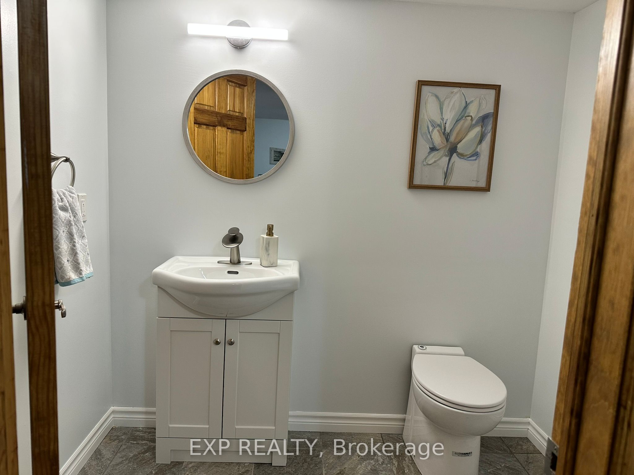 3413 Flat Rapids Lane Property Photo 22
