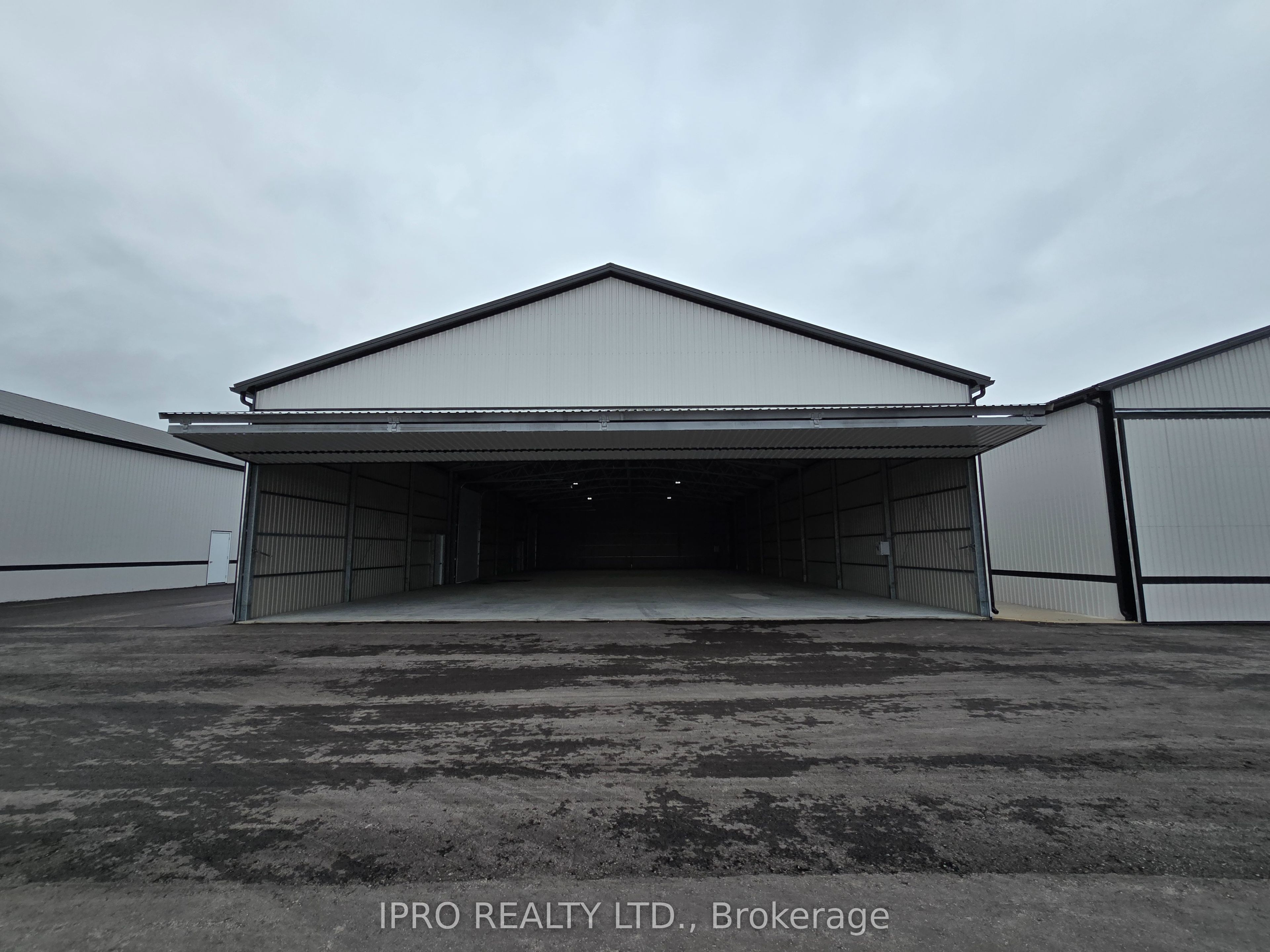 #h7a - 560 Anne Street Property Photo 1