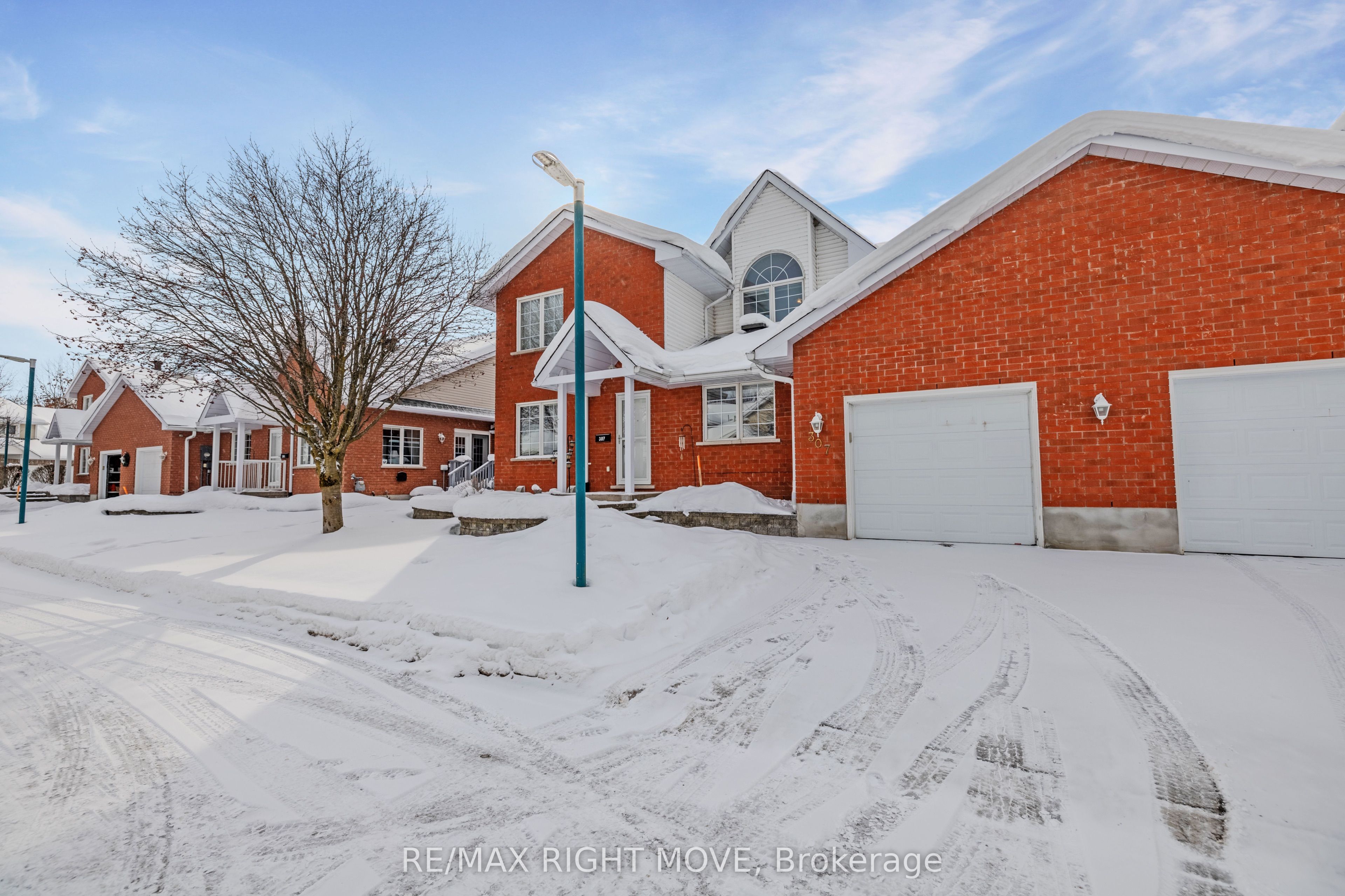 #307 - 30 Museum Drive Property Photo 3