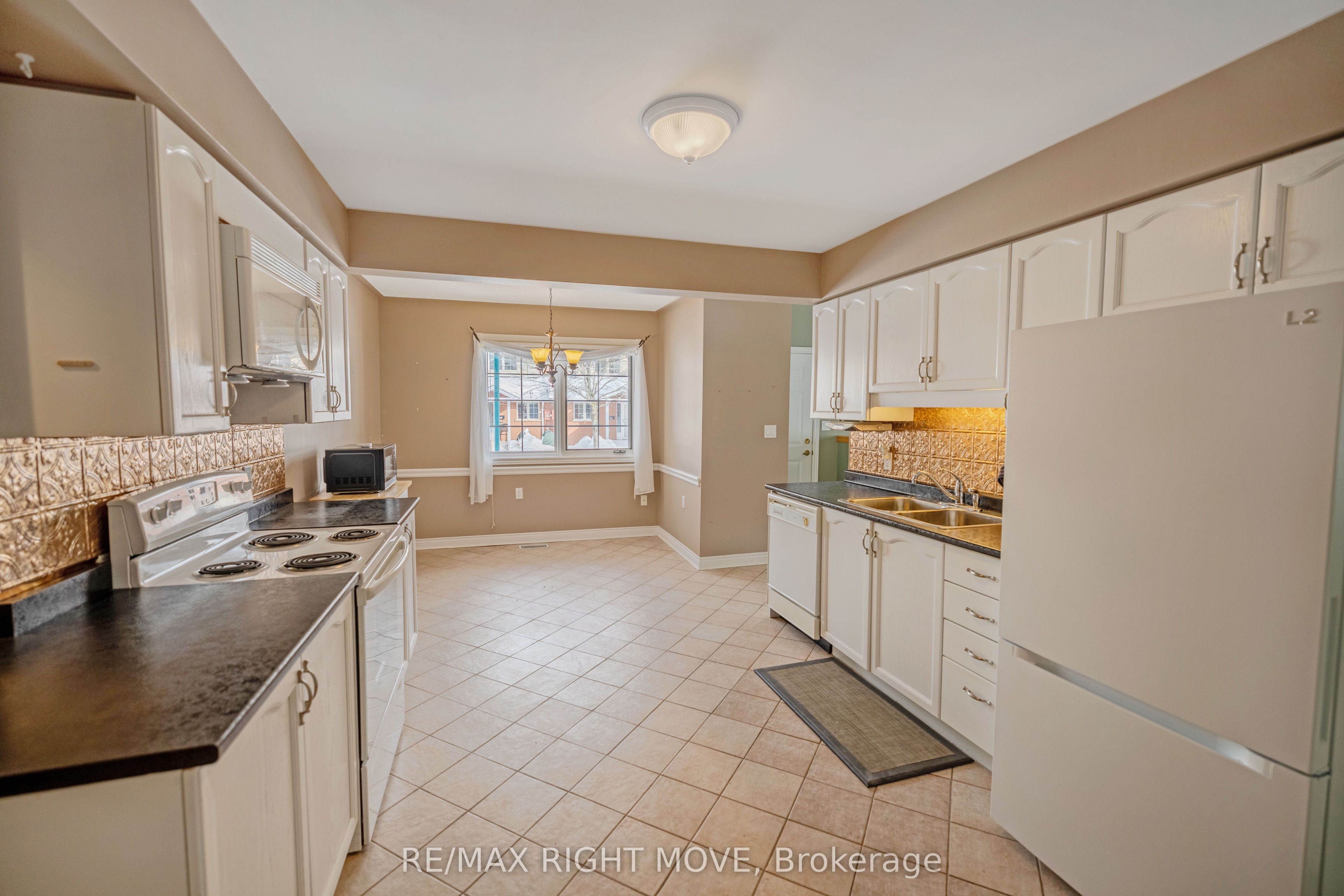 #307 - 30 Museum Drive Property Photo 6