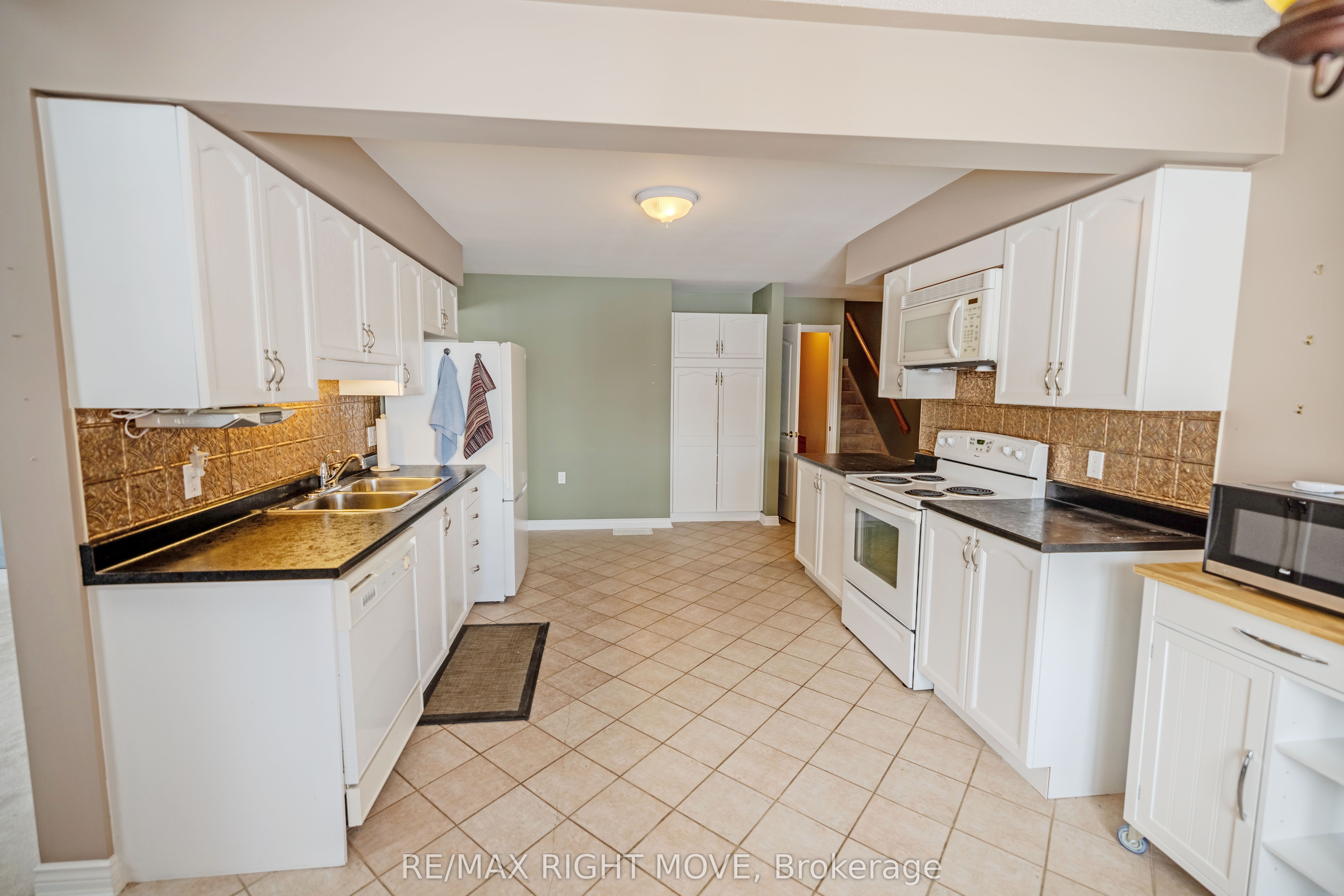 #307 - 30 Museum Drive Property Photo 7