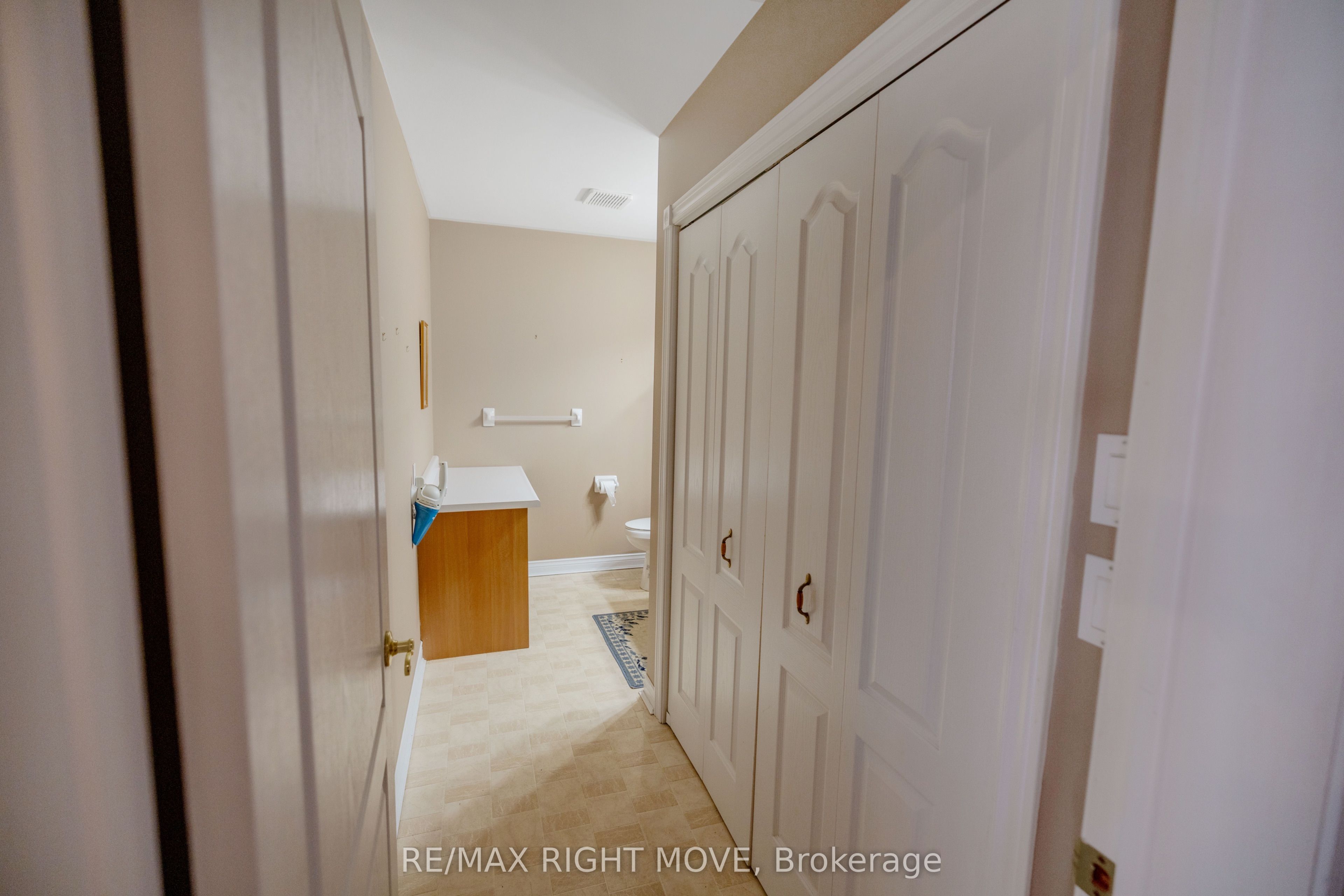 #307 - 30 Museum Drive Property Photo 13