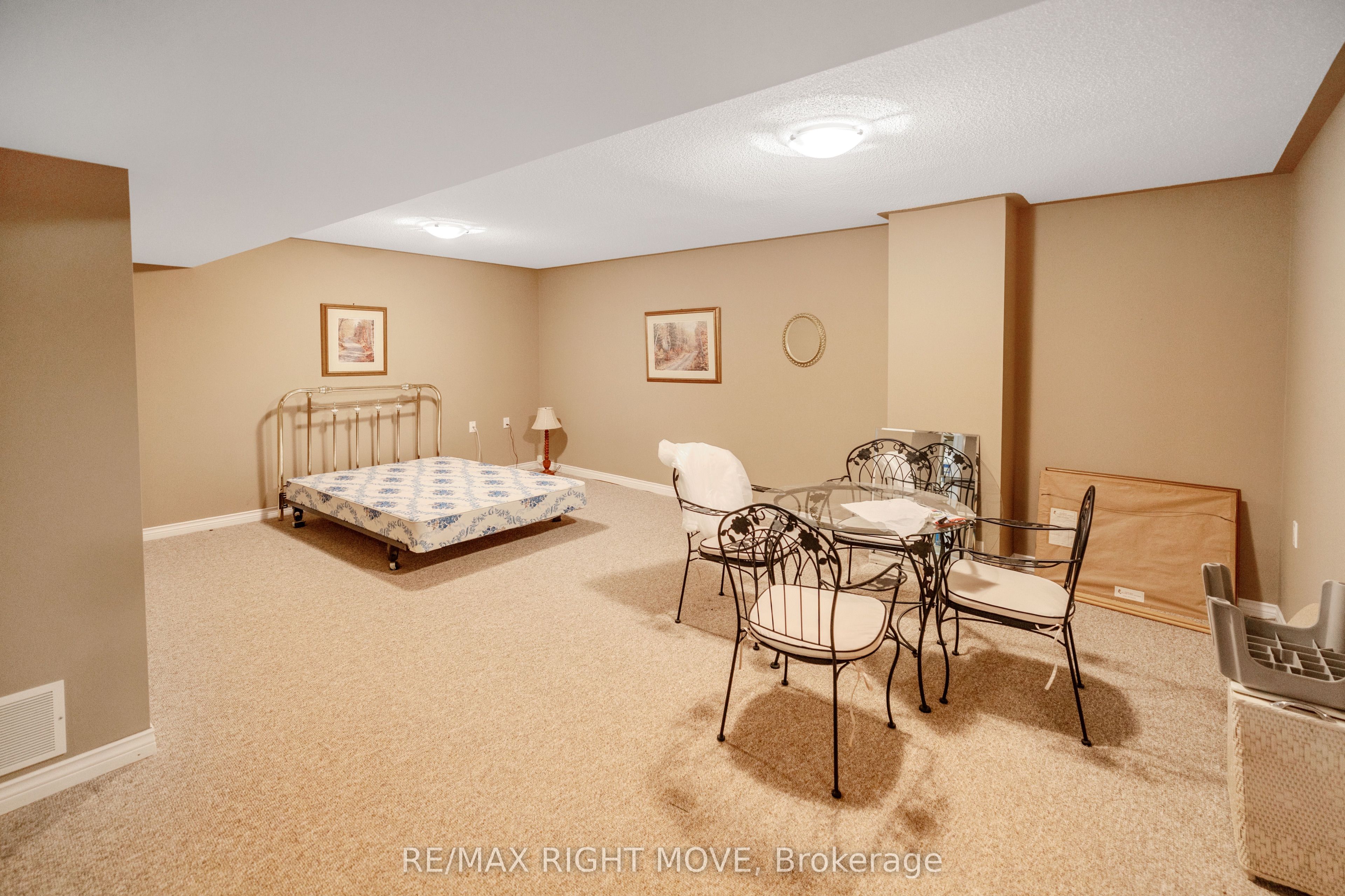 #307 - 30 Museum Drive Property Photo 21