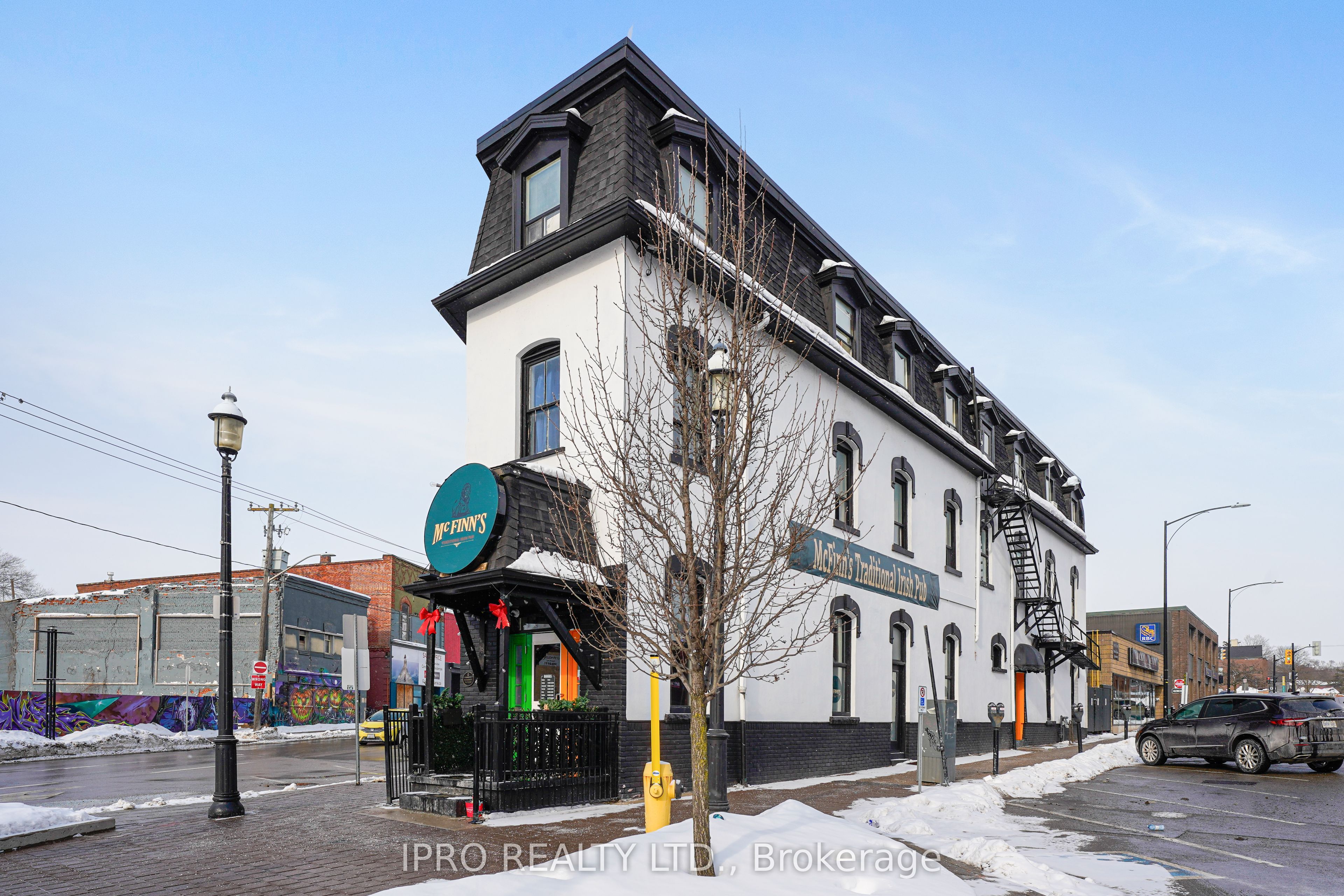 31 Bayfield St Property Photo 2