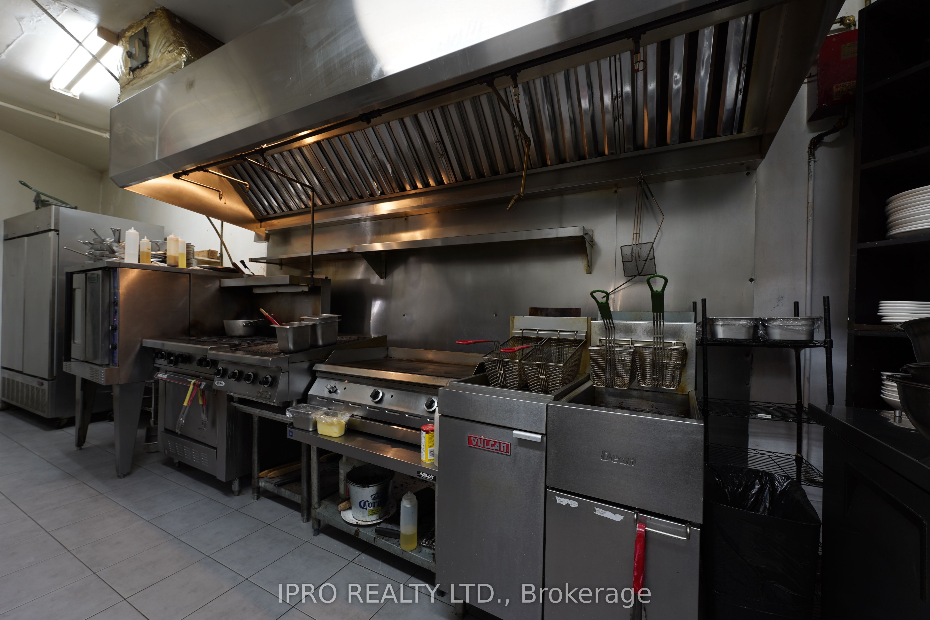 31 Bayfield St Property Photo 15