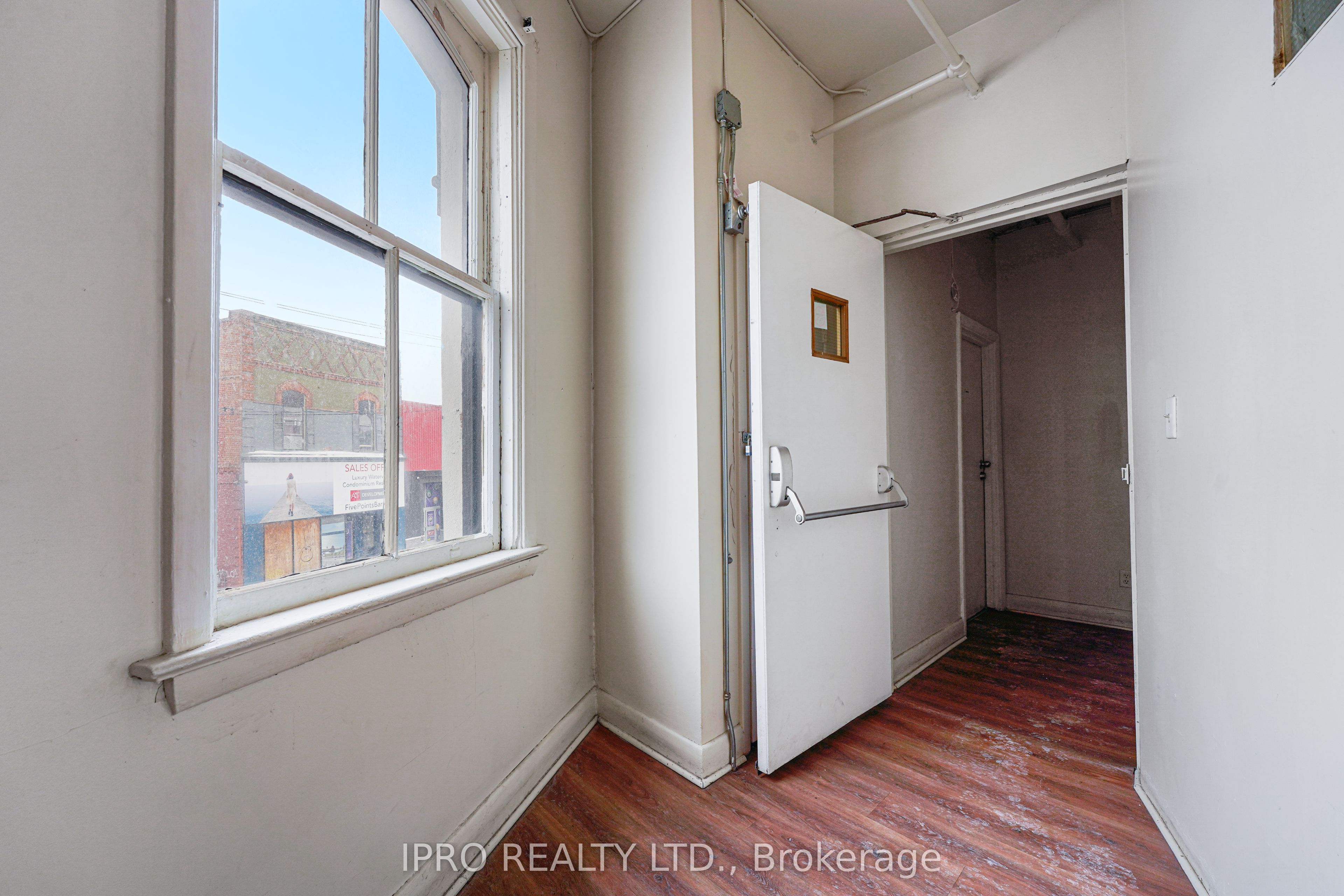 31 Bayfield St Property Photo 18