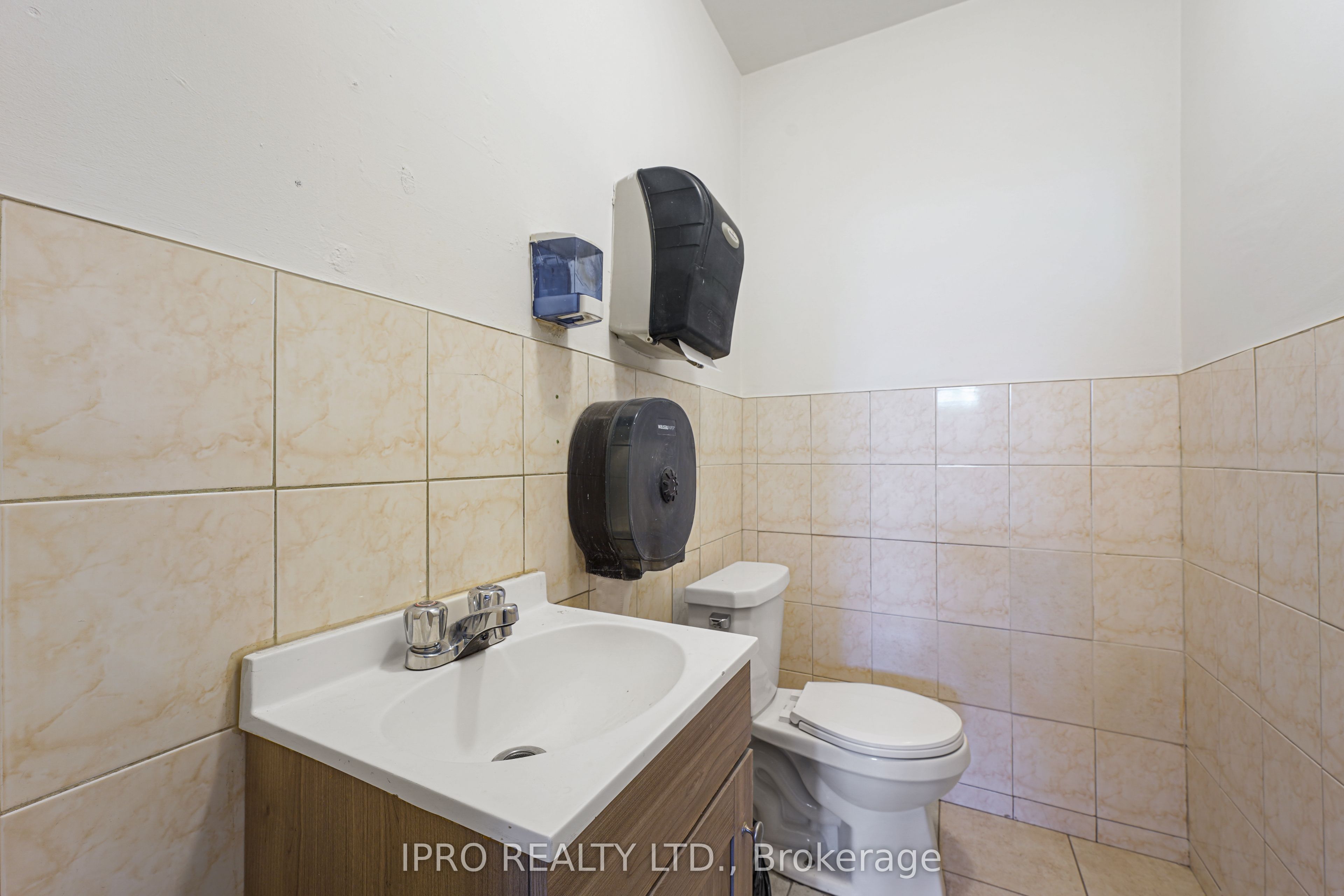 31 Bayfield St Property Photo 21