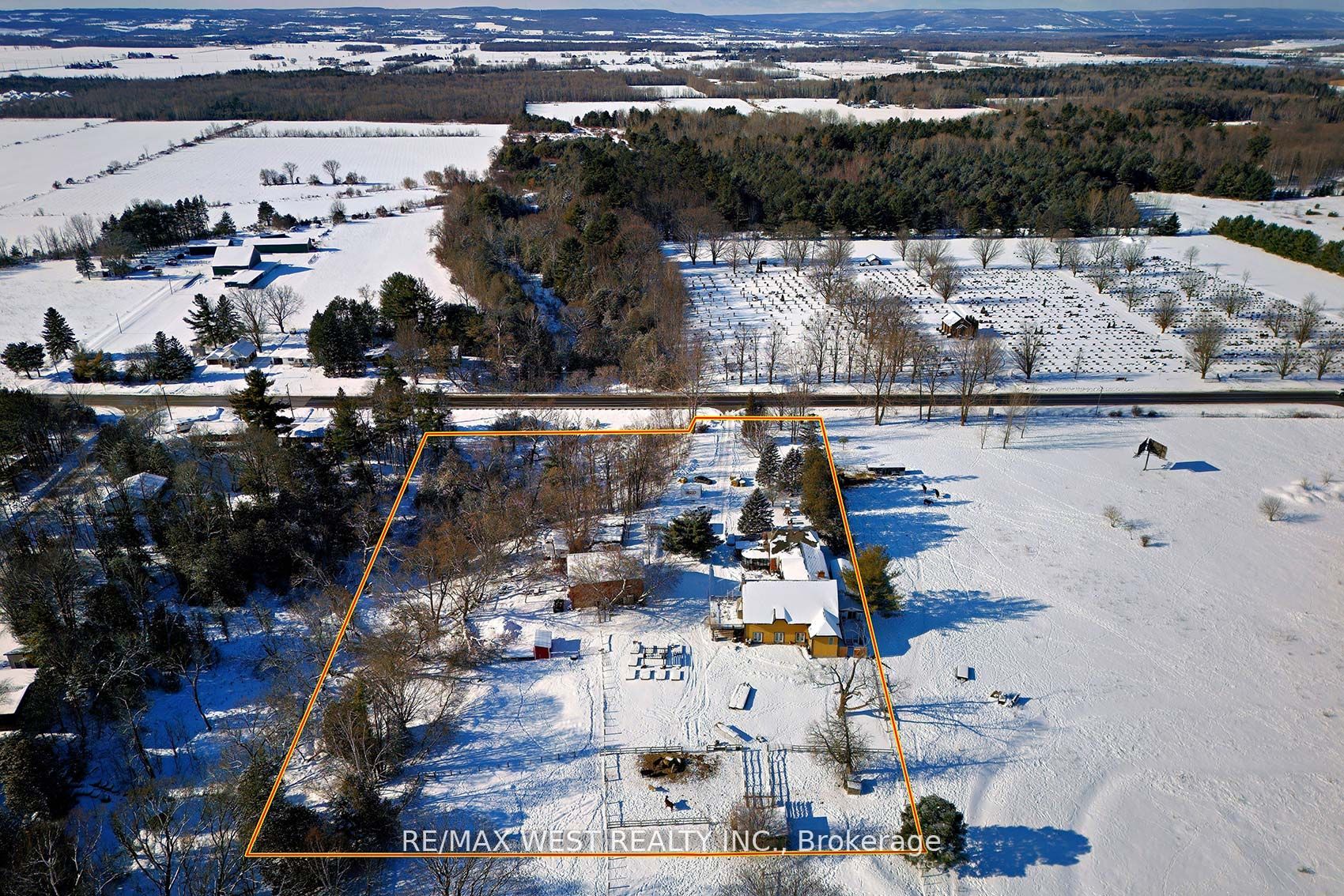 7640 Hwy 26 Road Property Photo 2