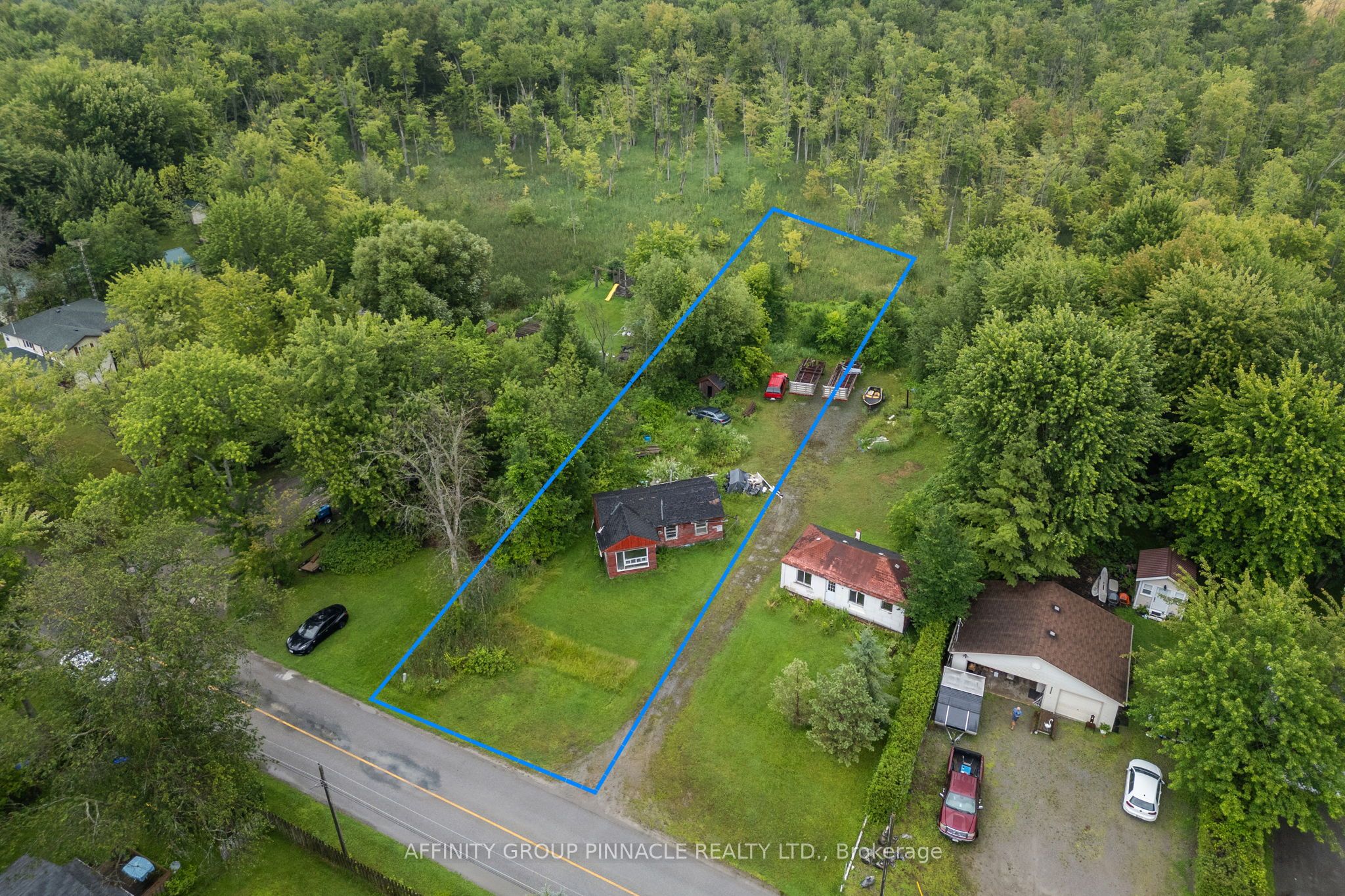 #1 & 4 - 2559 Lakeshore Drive Property Photo 1