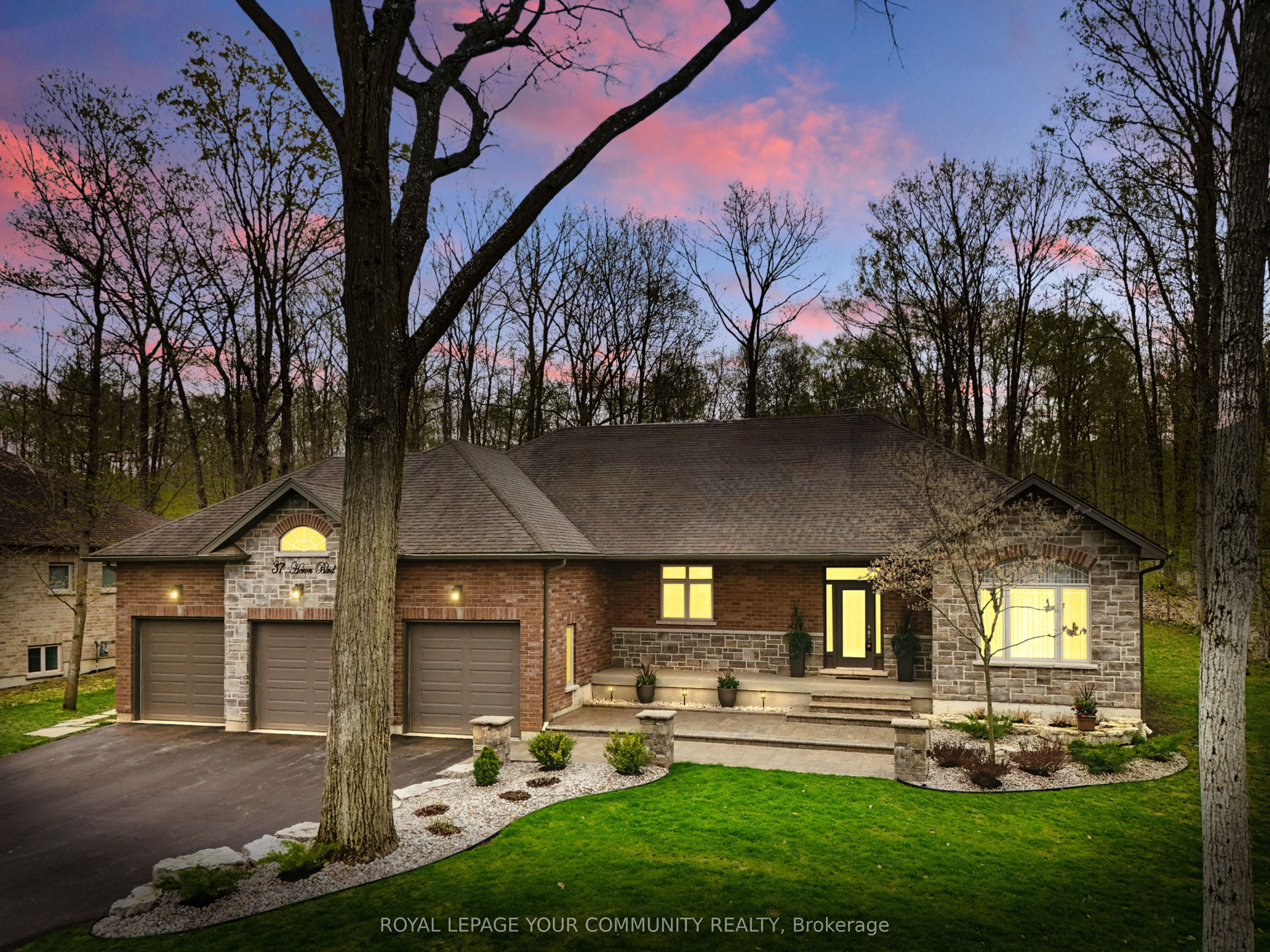 37 Heron Boulevard Property Photo 1