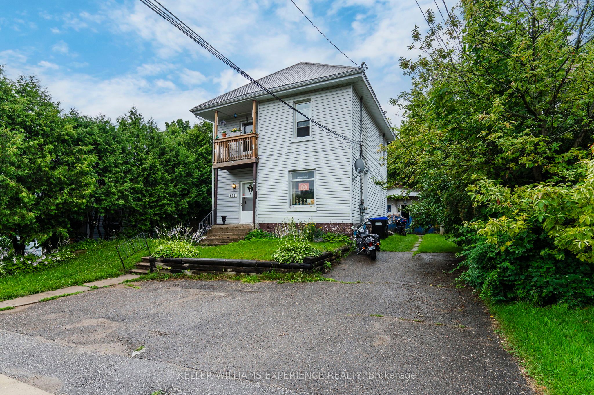 643 645 Dominion Avenue Property Photo 1