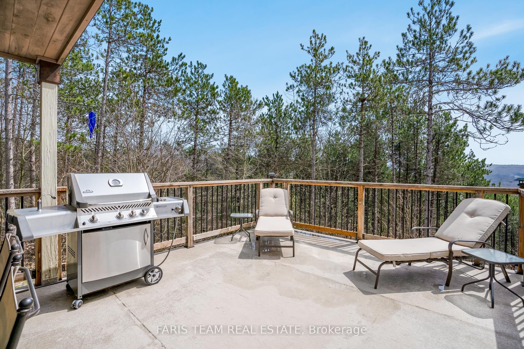 7 Pine Point Property Photo 10