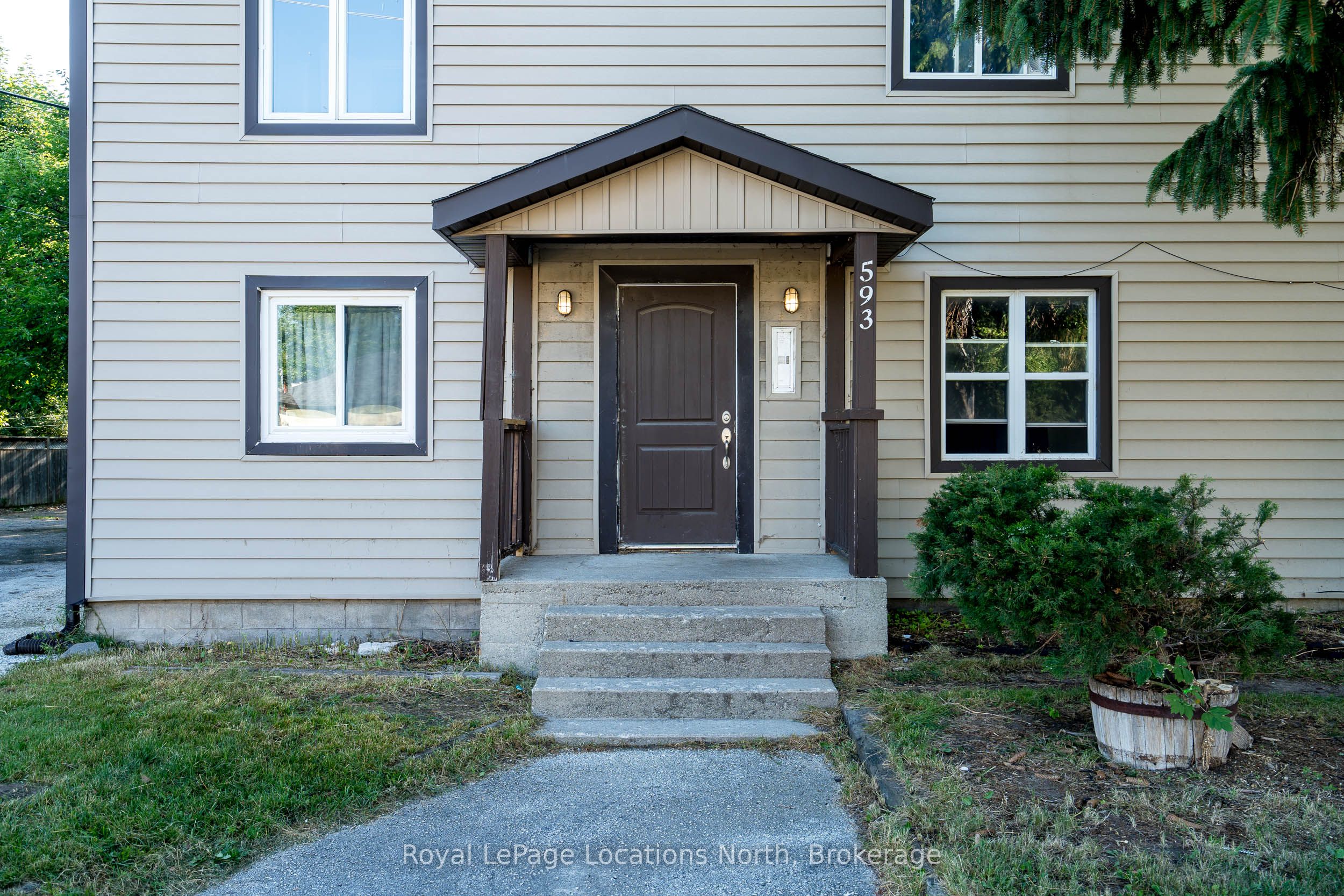 593 Hurontario Street Property Photo 1