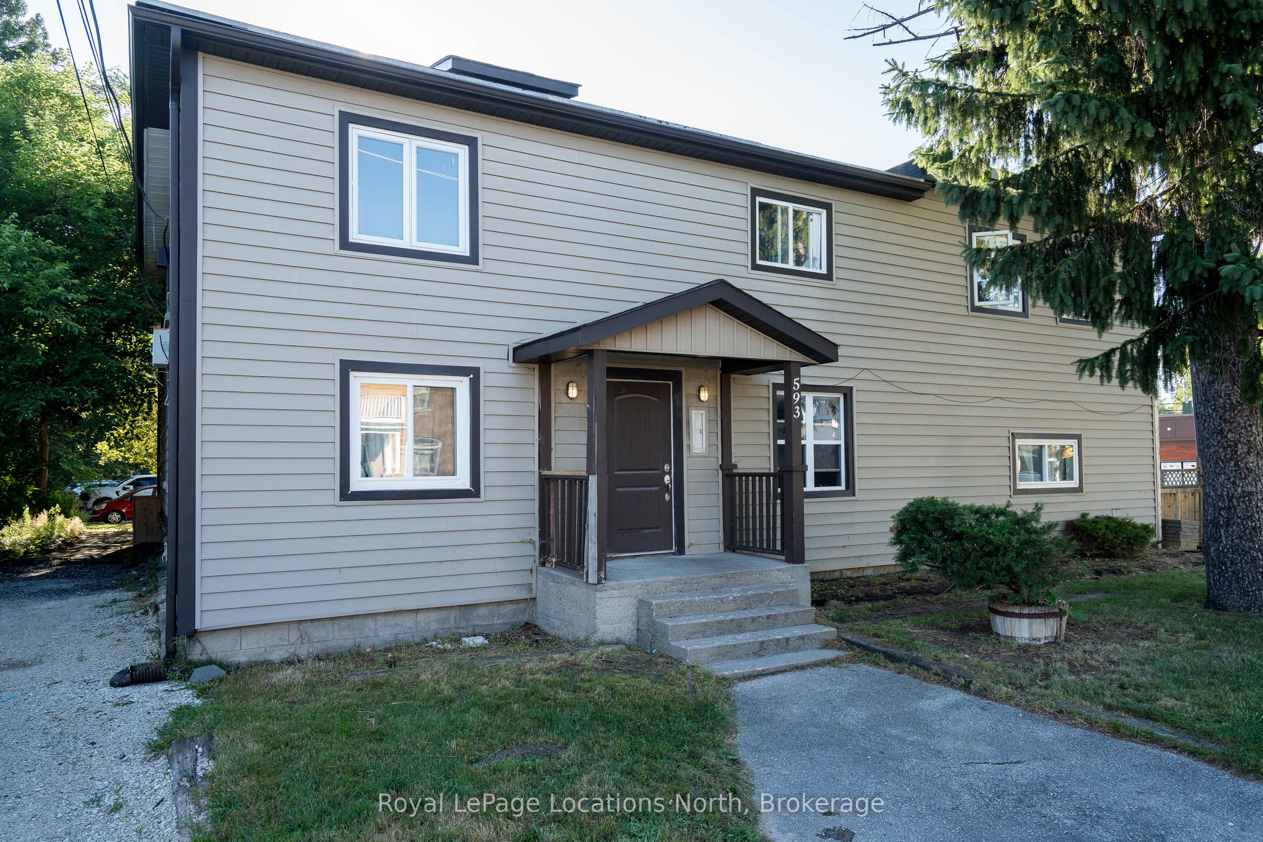 593 Hurontario St Property Photo 2