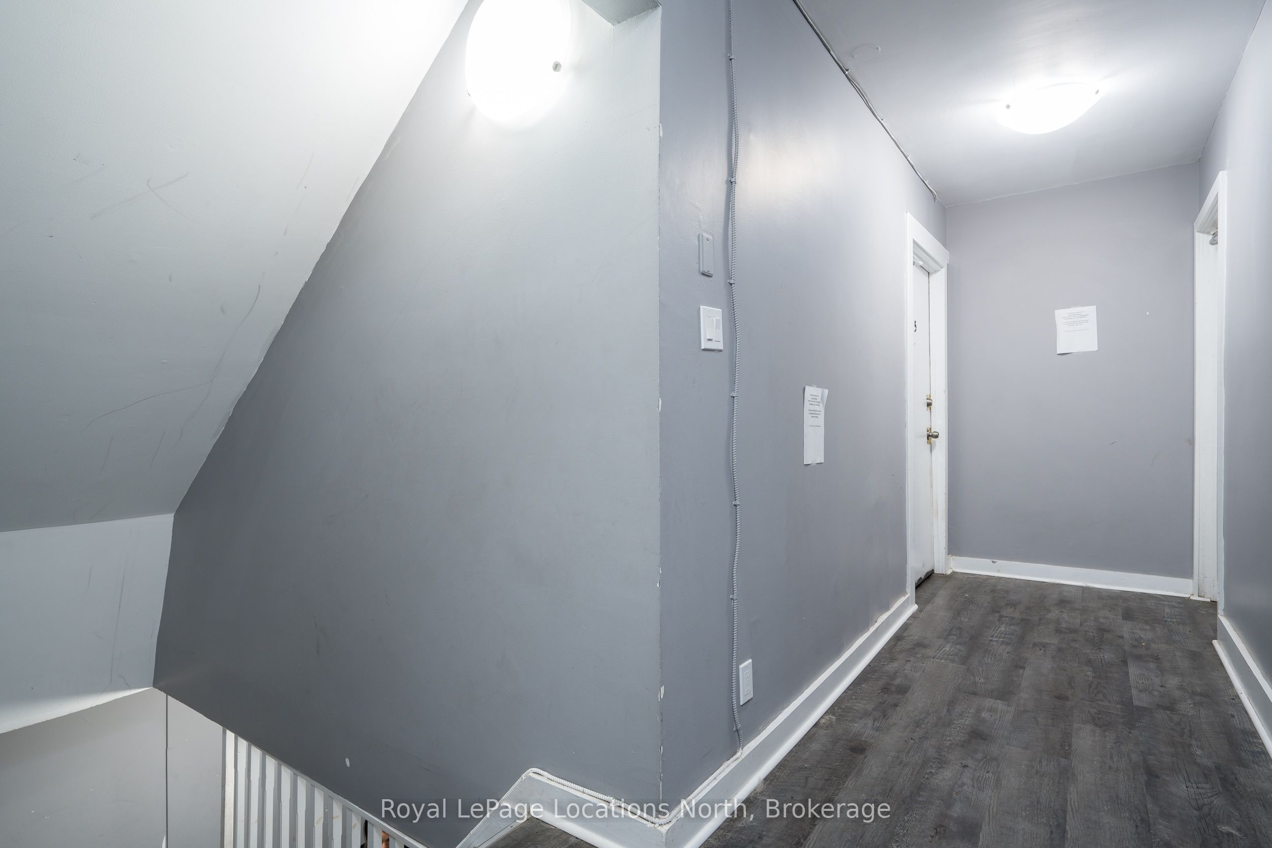 593 Hurontario Street Property Photo 8