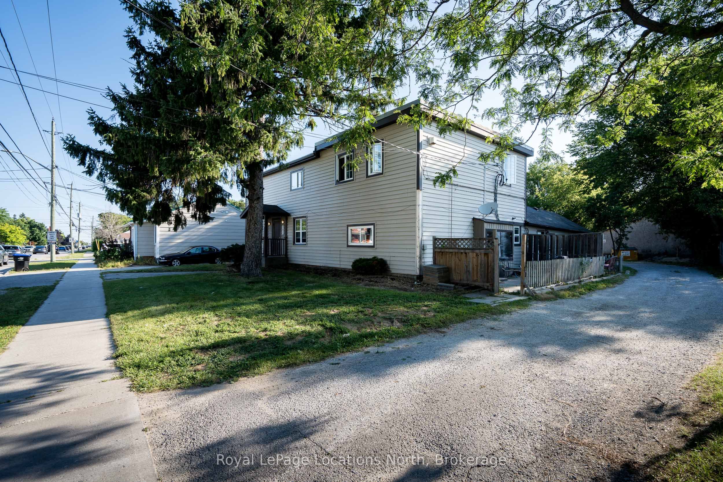 593 Hurontario Street Property Photo 10