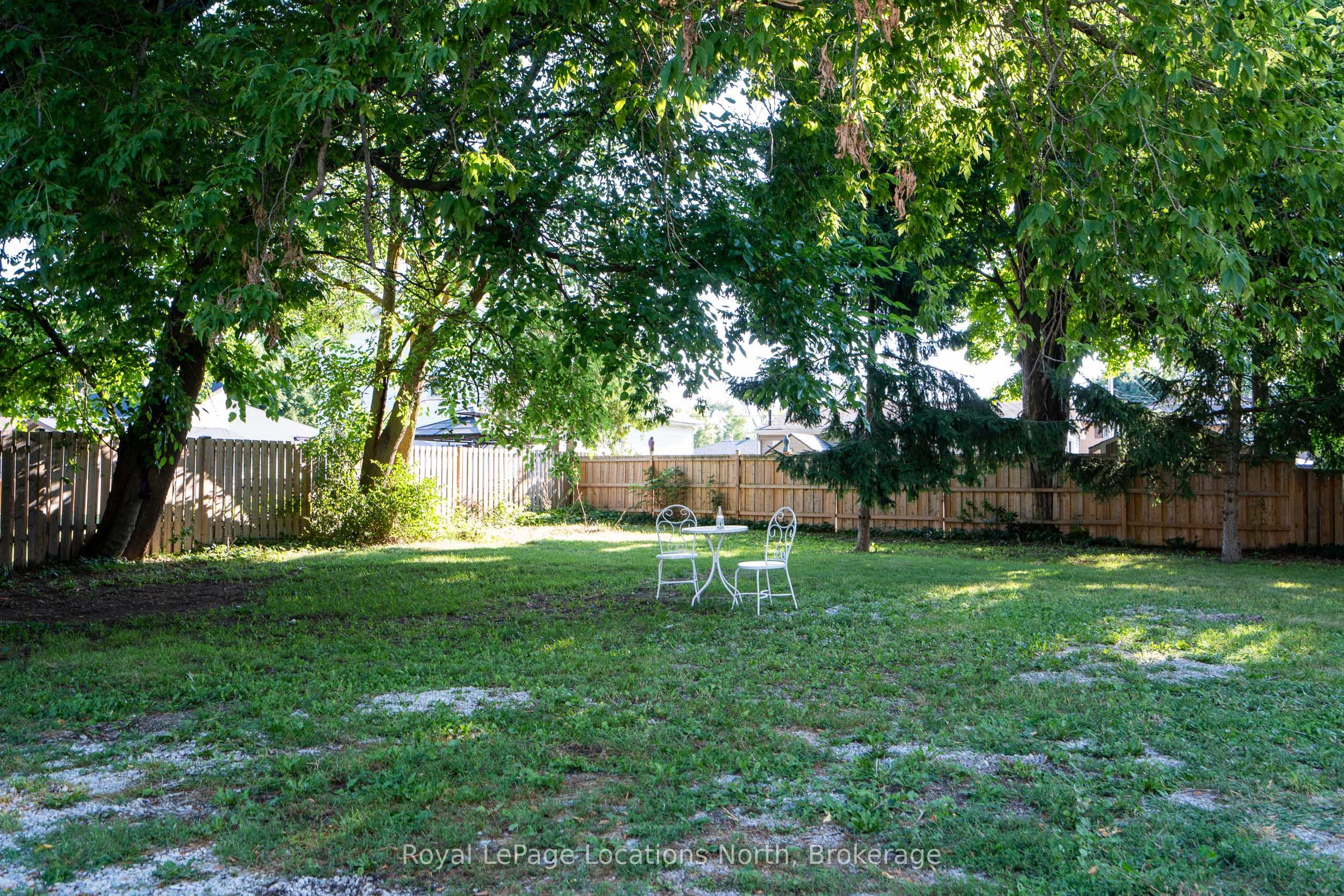 593 Hurontario Street Property Photo 15