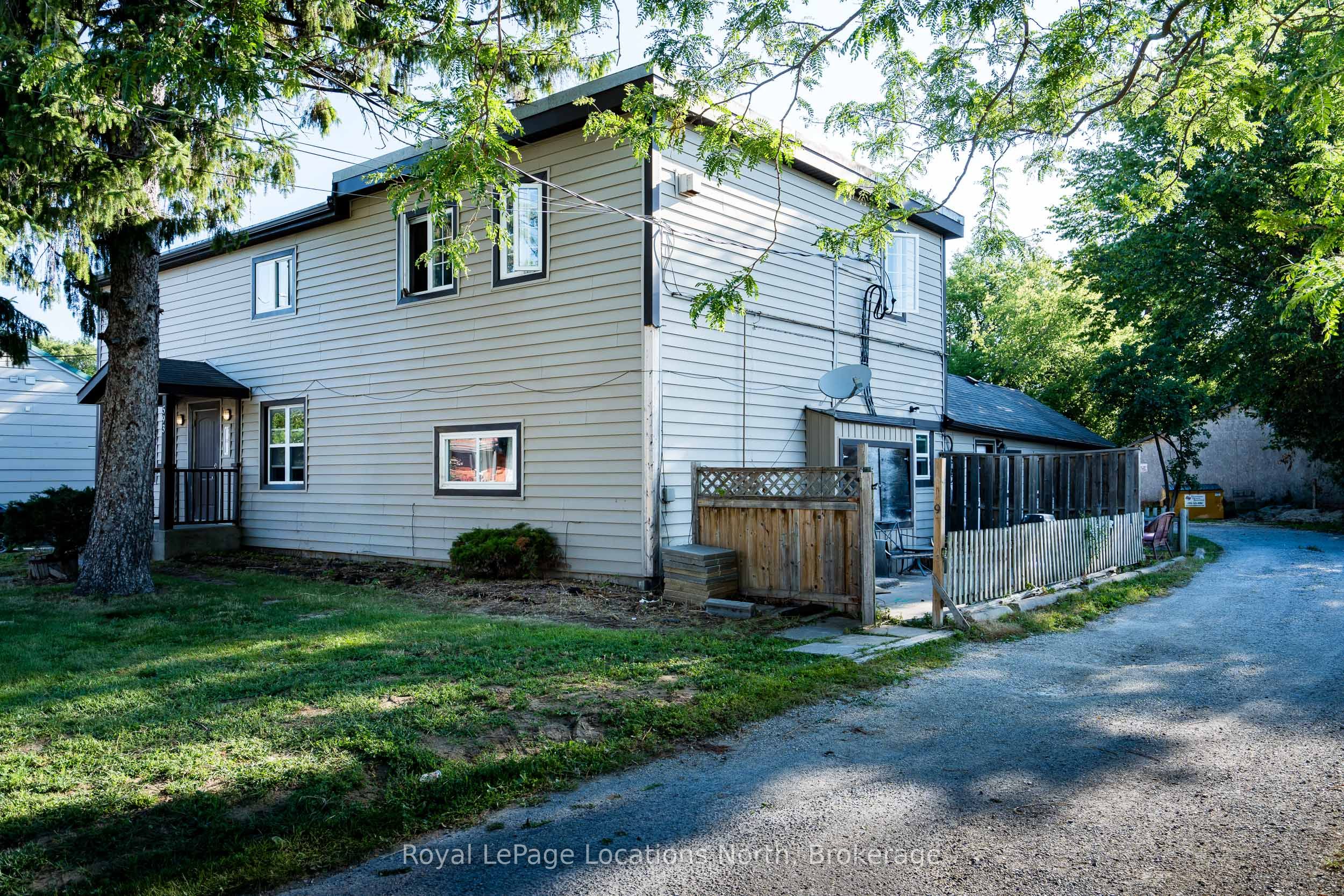 593 Hurontario St Property Photo 16