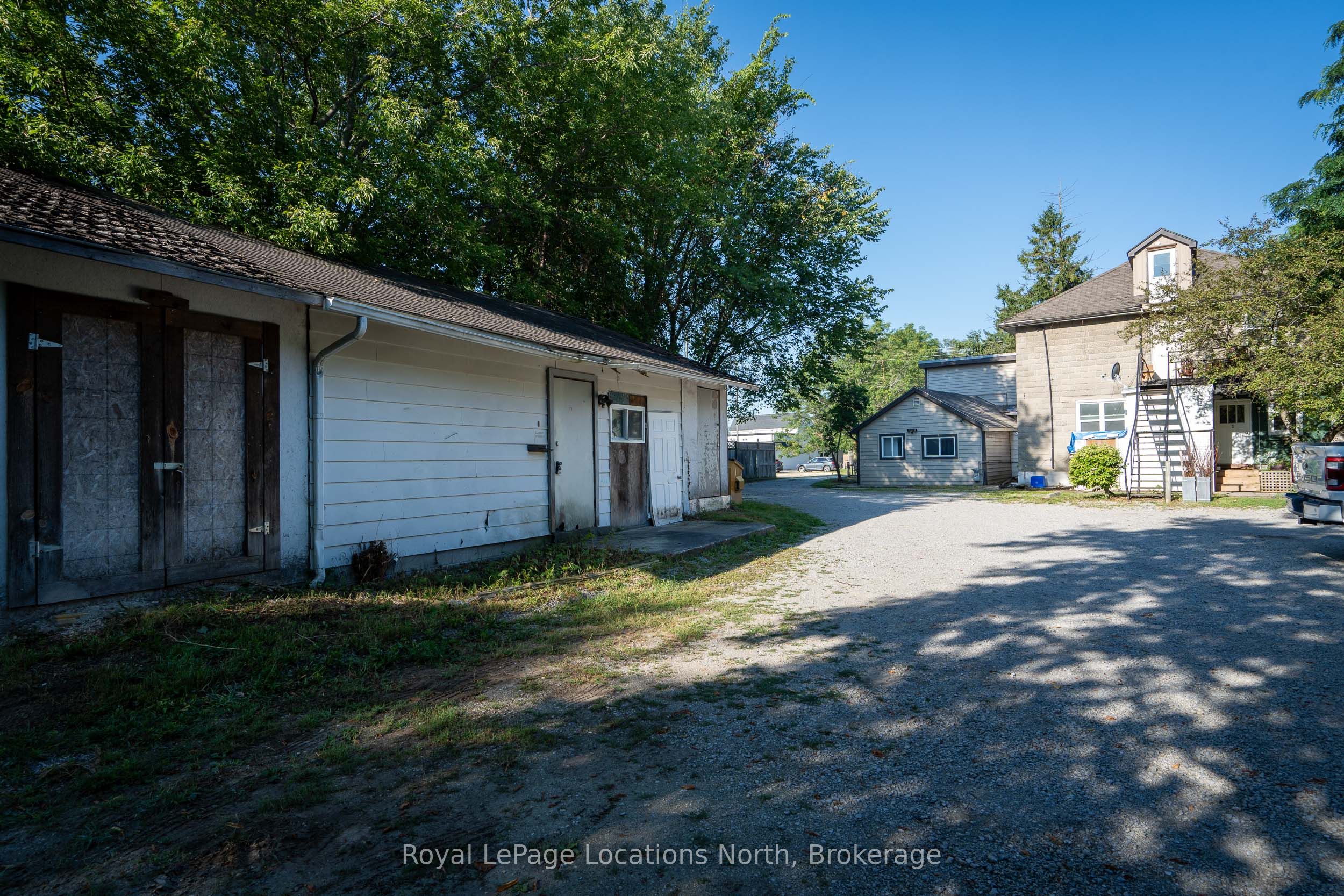 593 Hurontario St Property Photo 17
