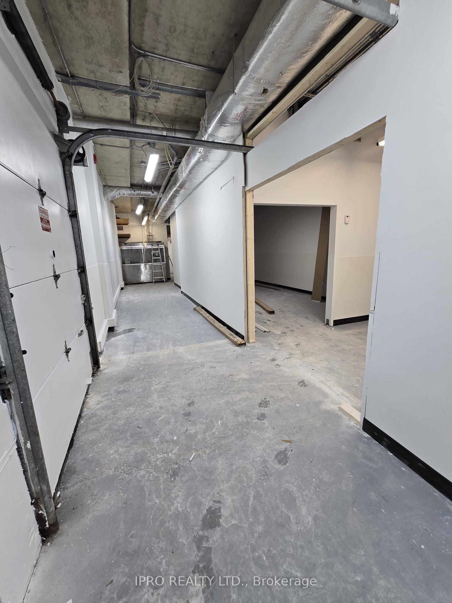 #b1 - 128 Penetang Street Property Photo 1