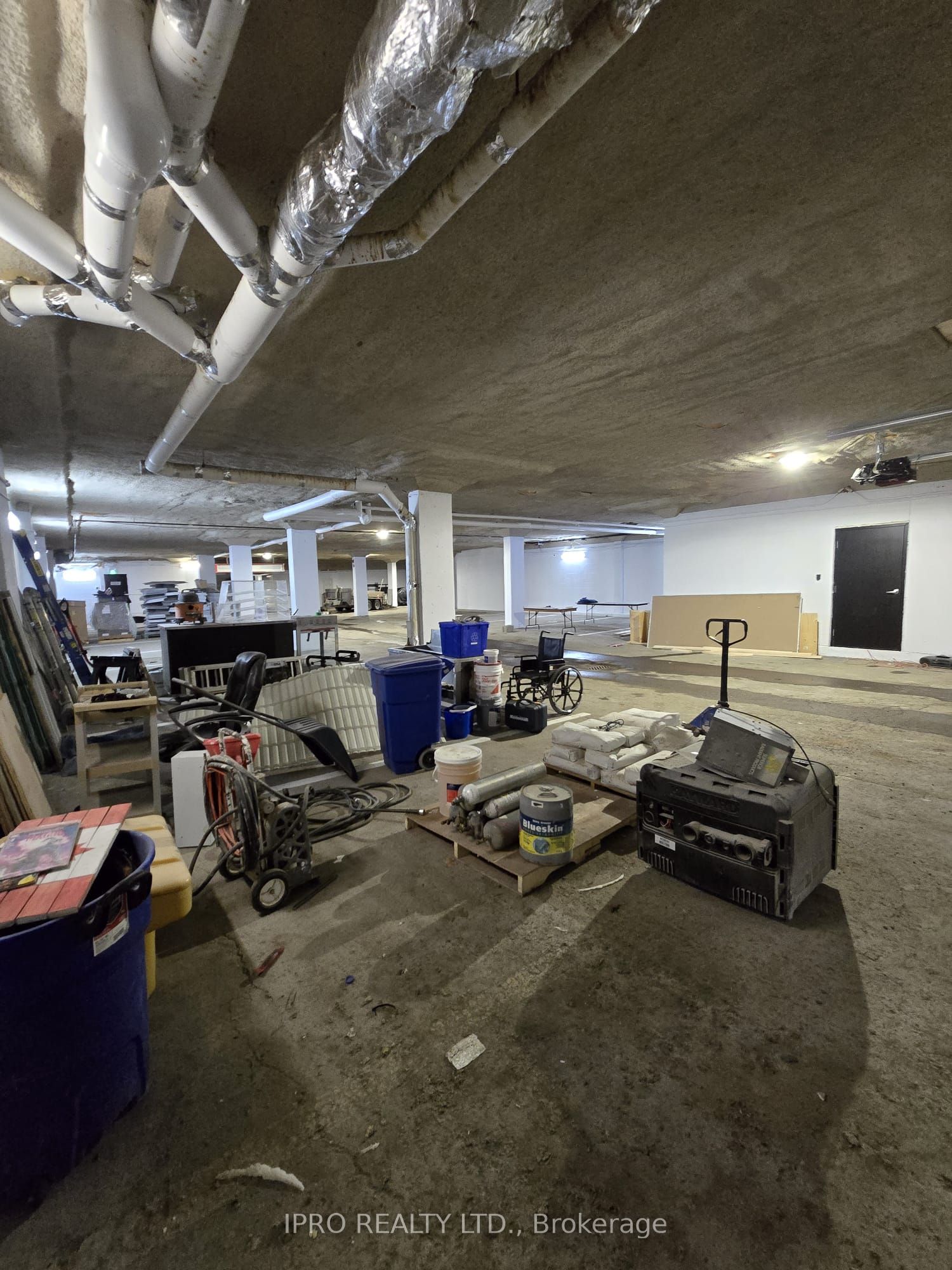 #b1 - 128 Penetang Street Property Photo 15