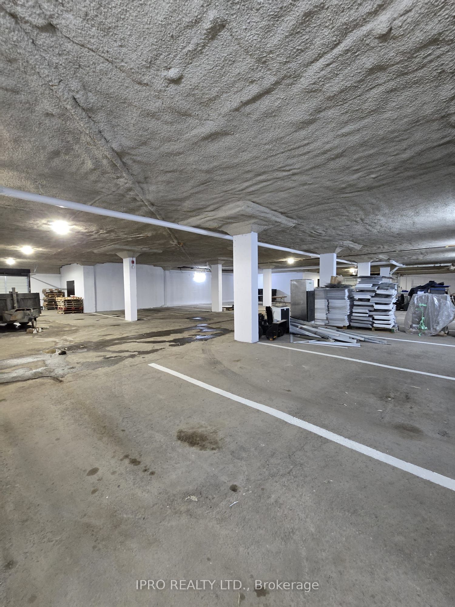 #b1 - 128 Penetang Street Property Photo 17