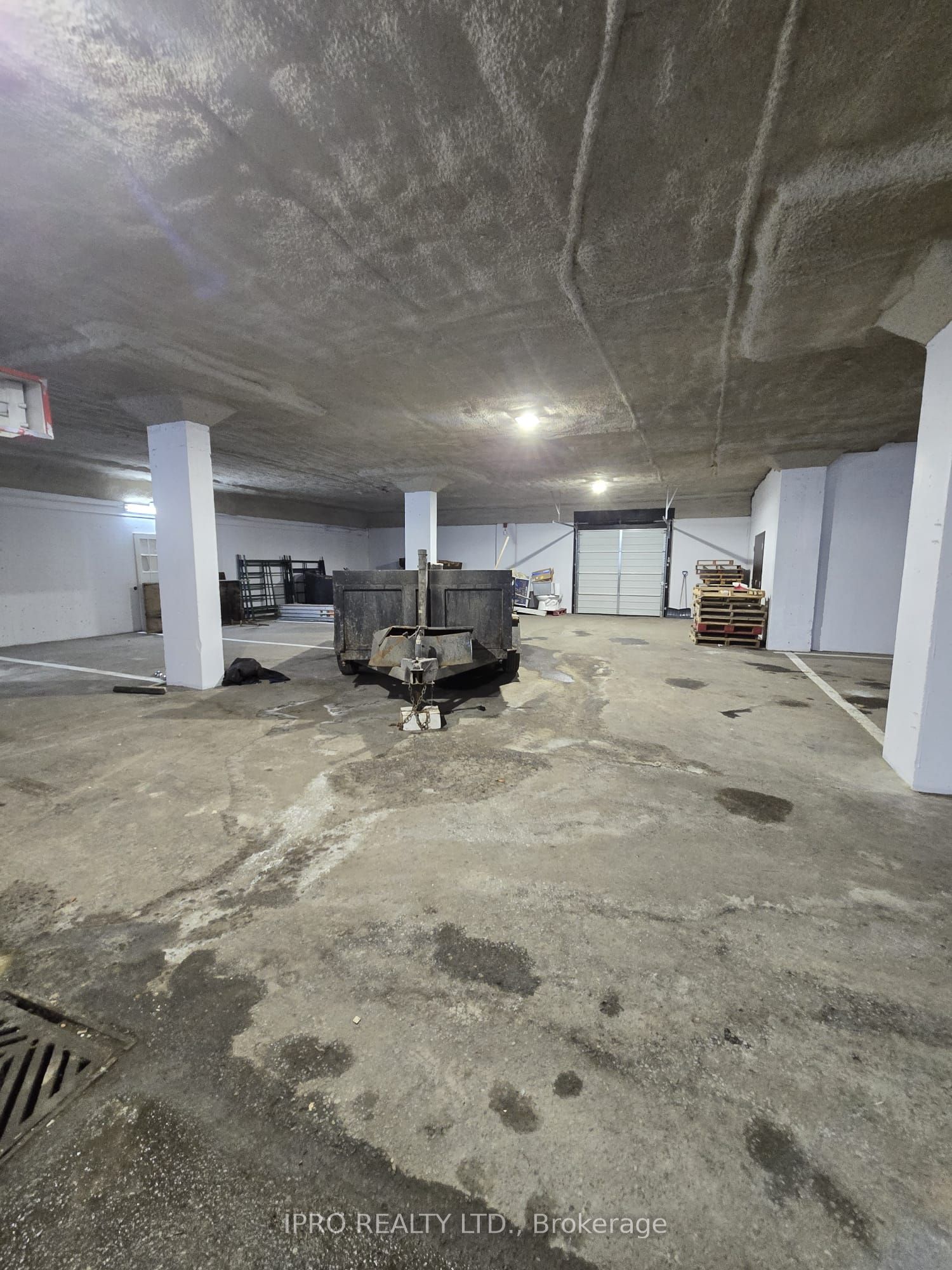 #b1 - 128 Penetang Street Property Photo 18