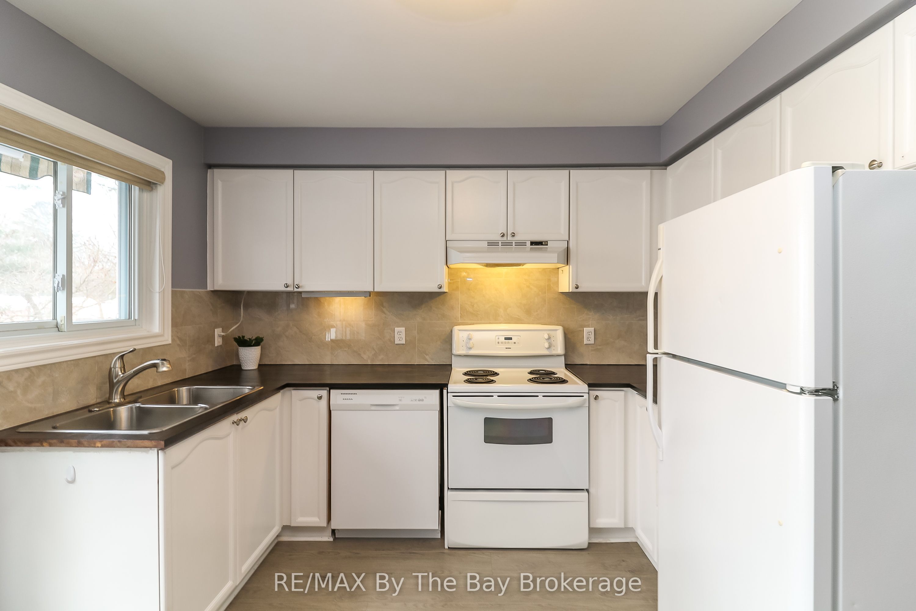 94 Leo Boulevard Property Photo 10