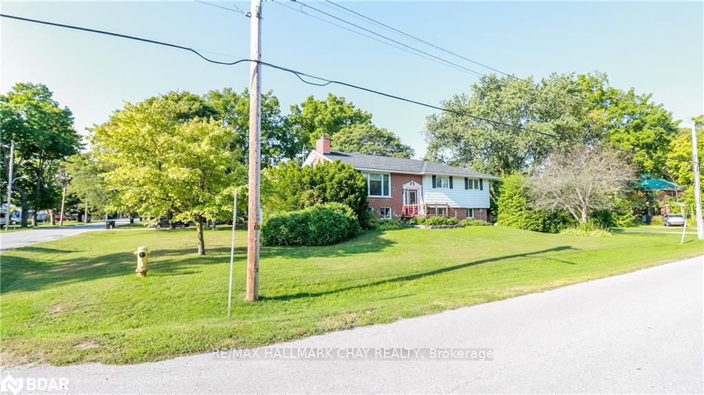 250 Superior Street Property Photo 2