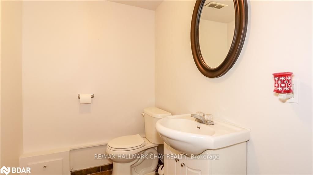 250 Superior Street Property Photo 34