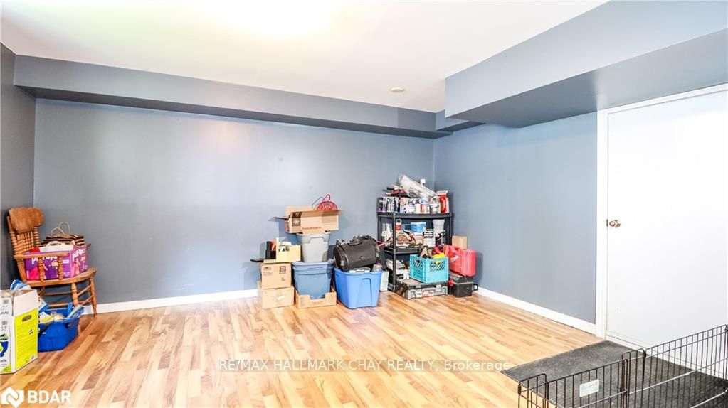 250 Superior Street Property Photo 36