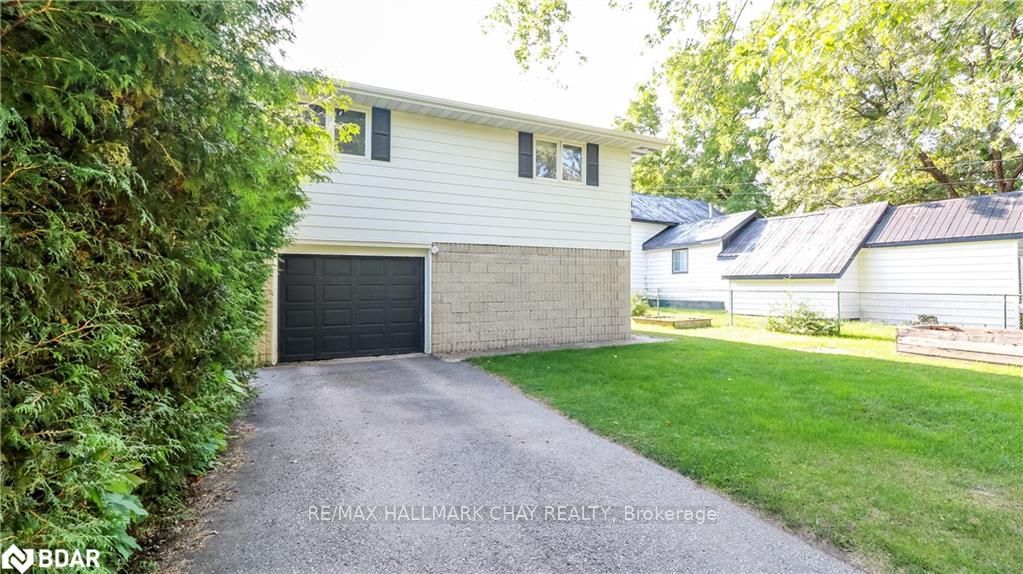 250 Superior Street Property Photo 38