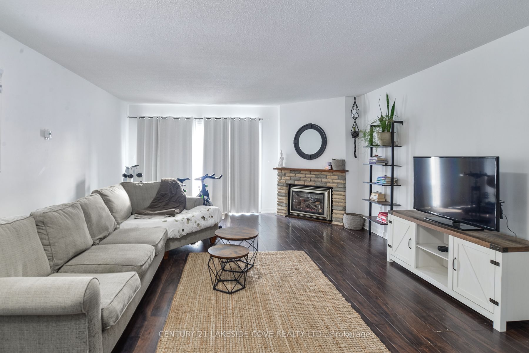 #unit 5 - 4 Paradise Boulevard Property Photo 4