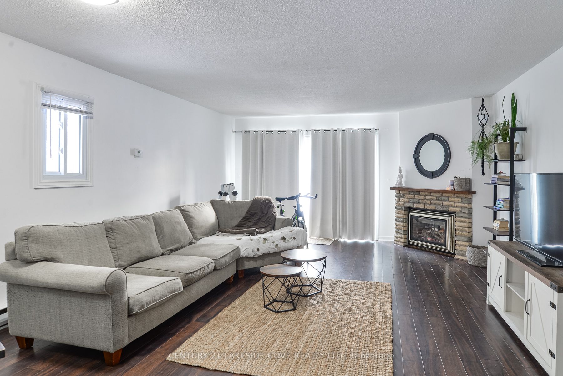 #unit 5 - 4 Paradise Boulevard Property Photo 6